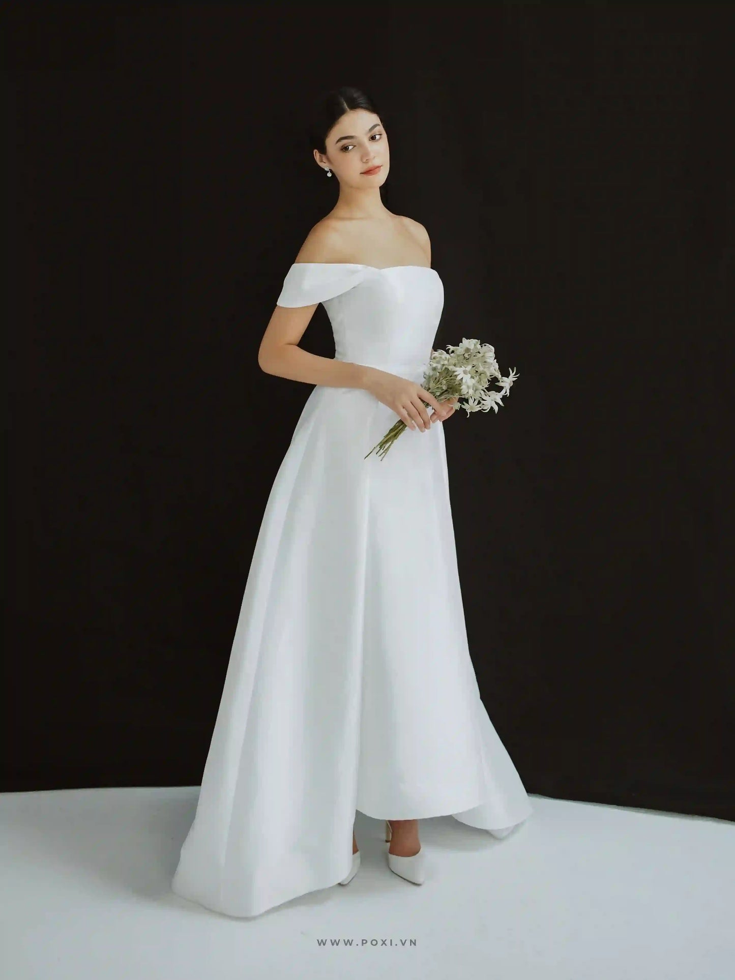 Modern and glamour off-the-shoulder wedding dress - D1817 - POXI