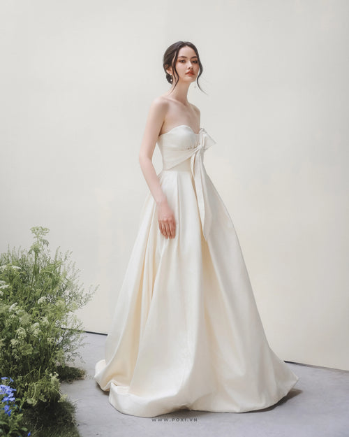 Modern Off-the-shoulder wedding dress with the impressive top bow detail - D1836 - POXI