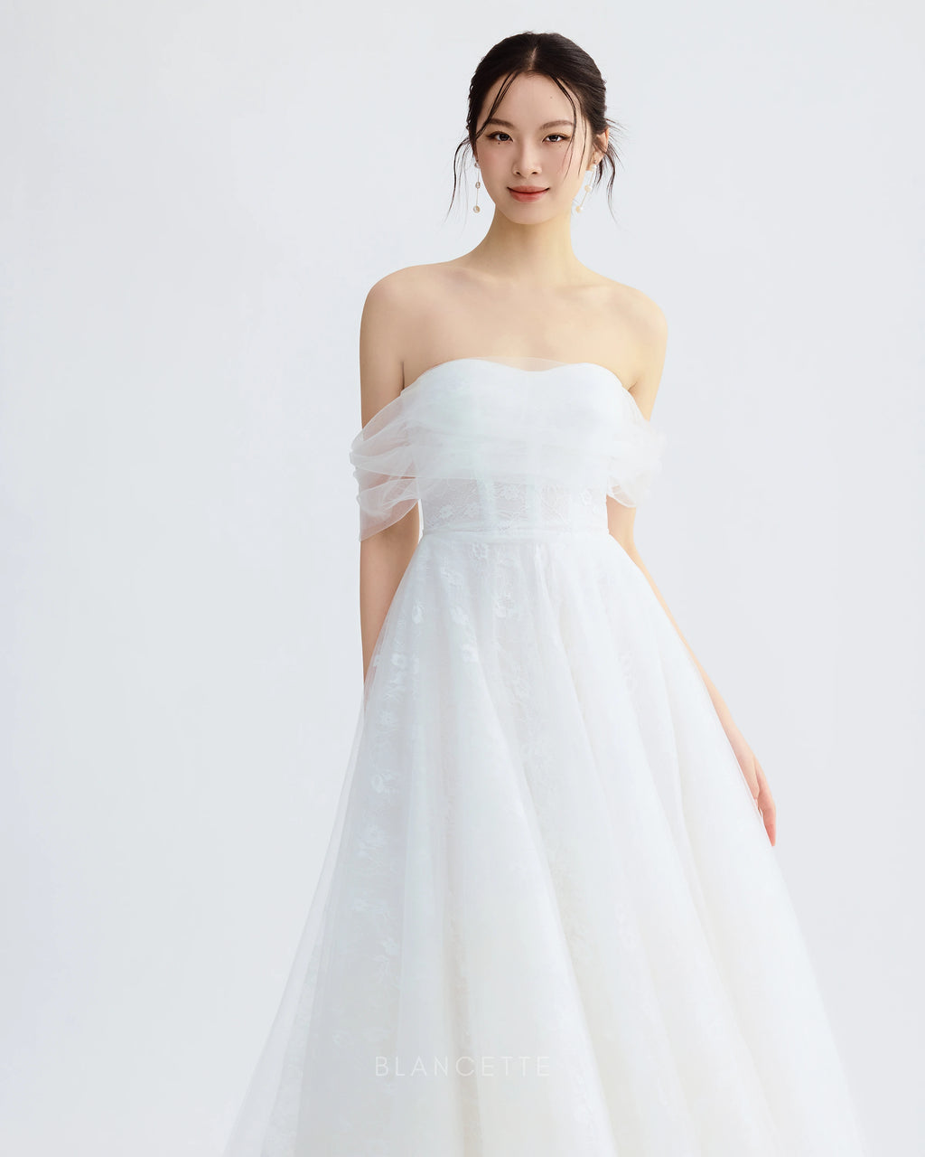 Đầm ren xòe cúp ngực phối bèo lưới tay - D1927