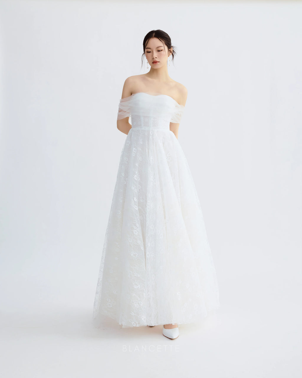 Đầm ren xòe cúp ngực phối bèo lưới tay - D1927