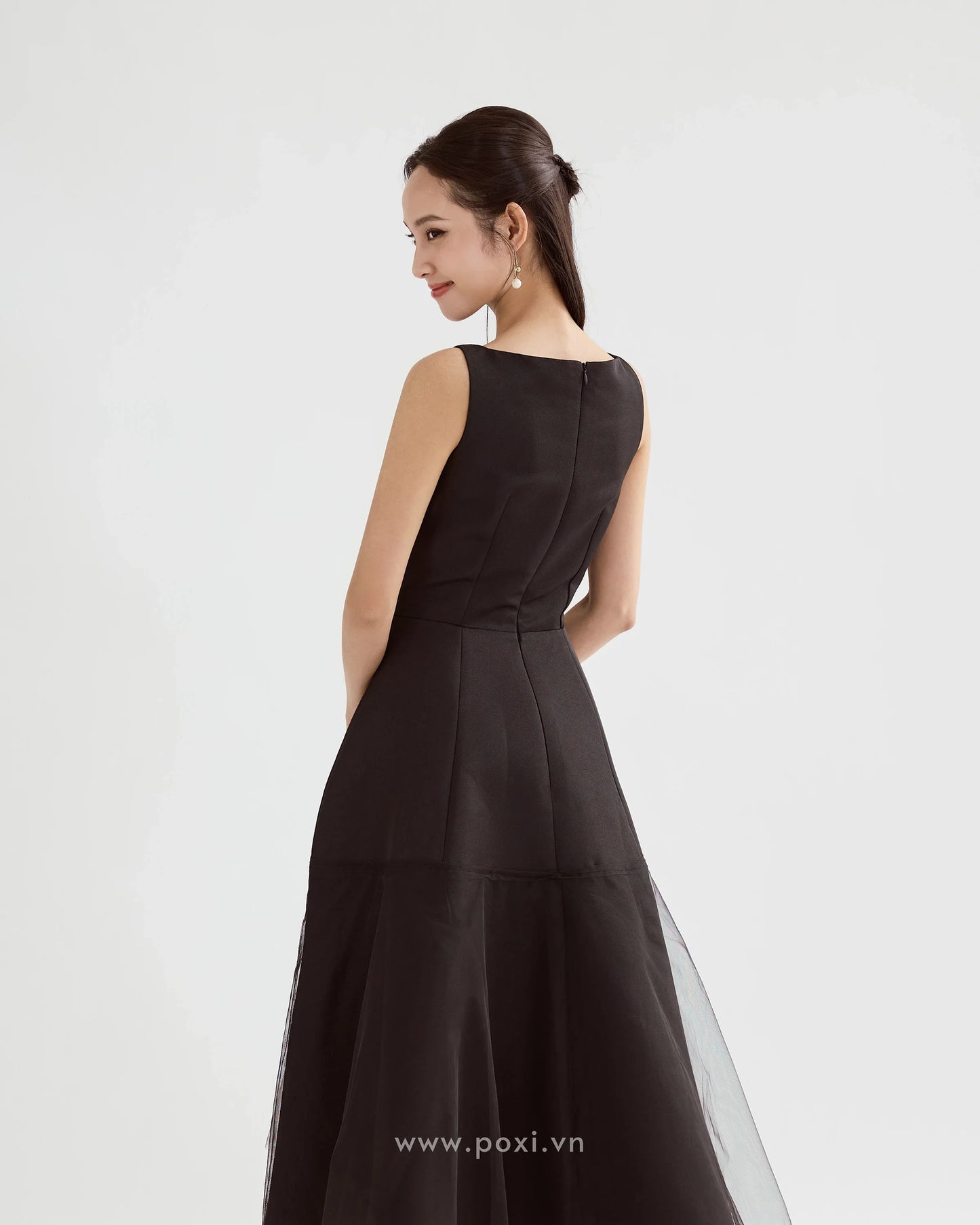 Đầm cổ thuyền không tay, váy xếp ly xòe phối lưới - D1949 Regular