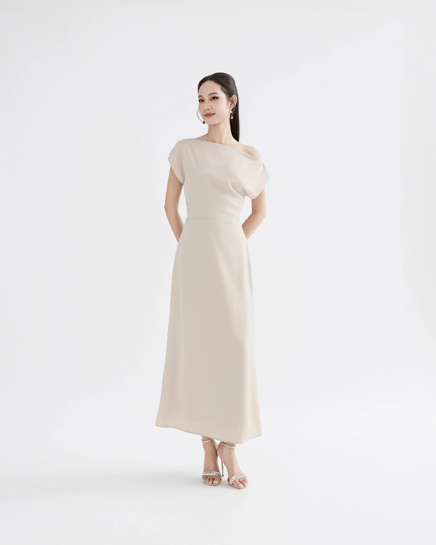 Đầm lệch vai dáng váy A line - D1953B Regular