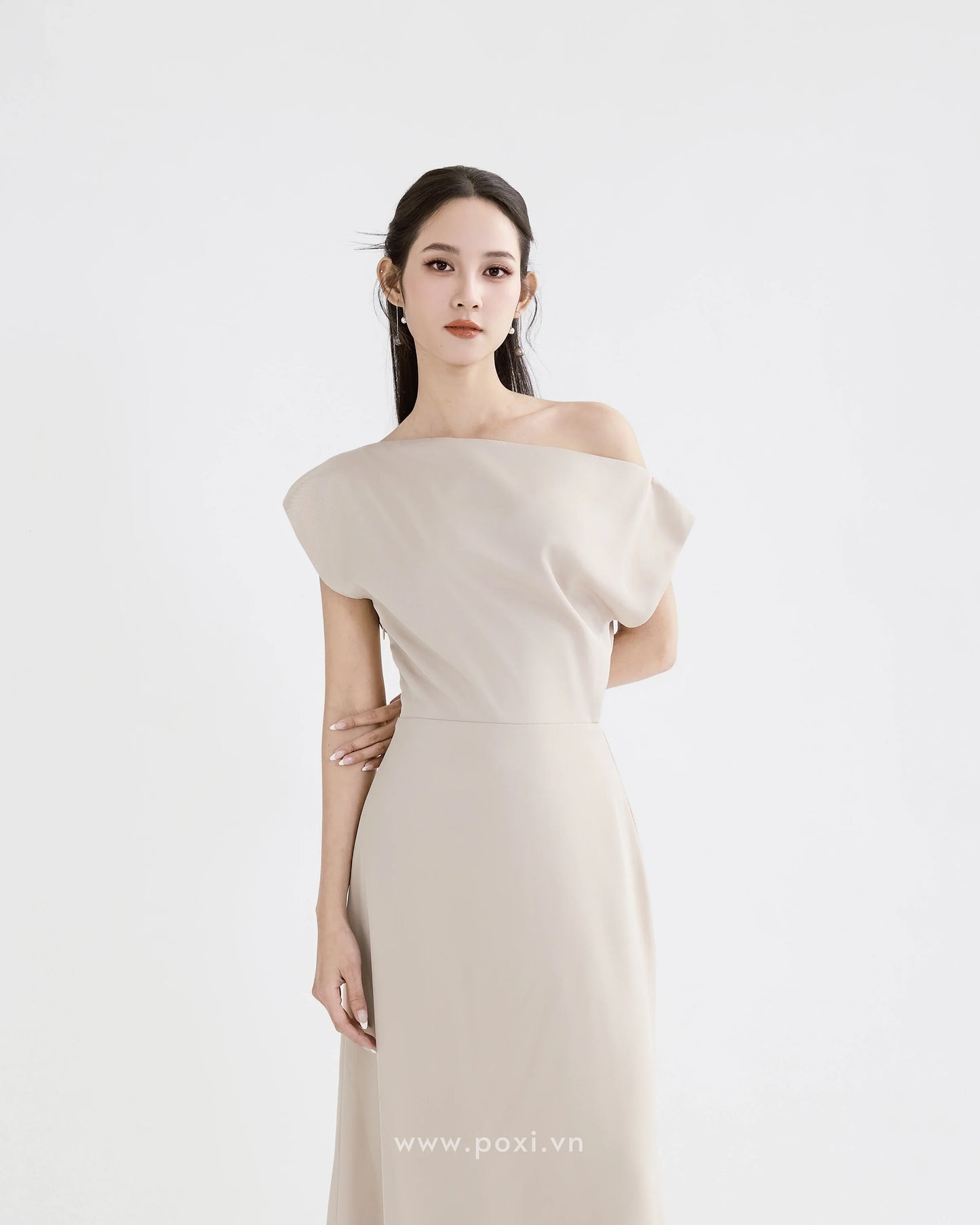 Đầm lệch vai dáng váy A line - D1953B Regular