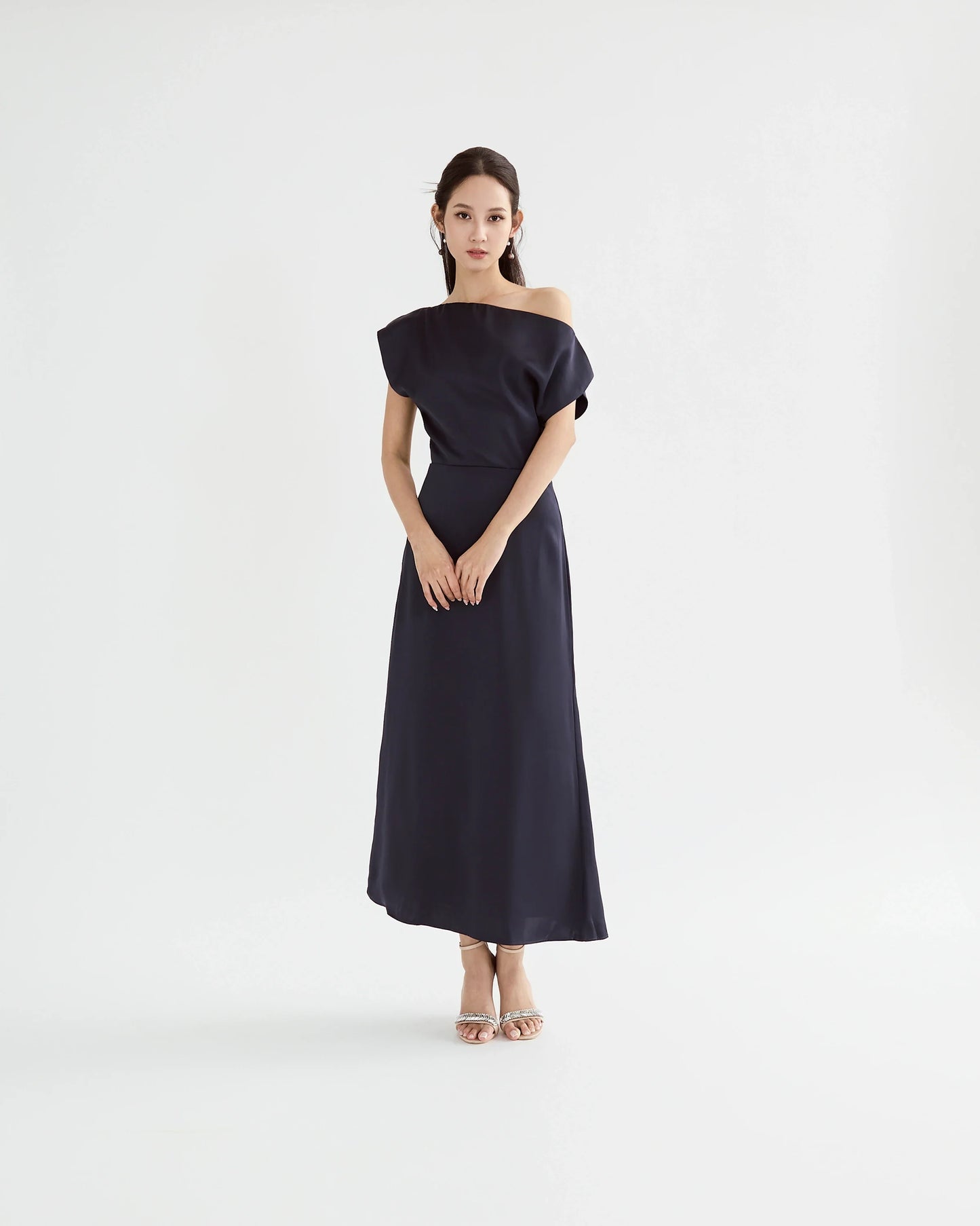 Đầm lệch vai dáng váy A line - D1953C Regular