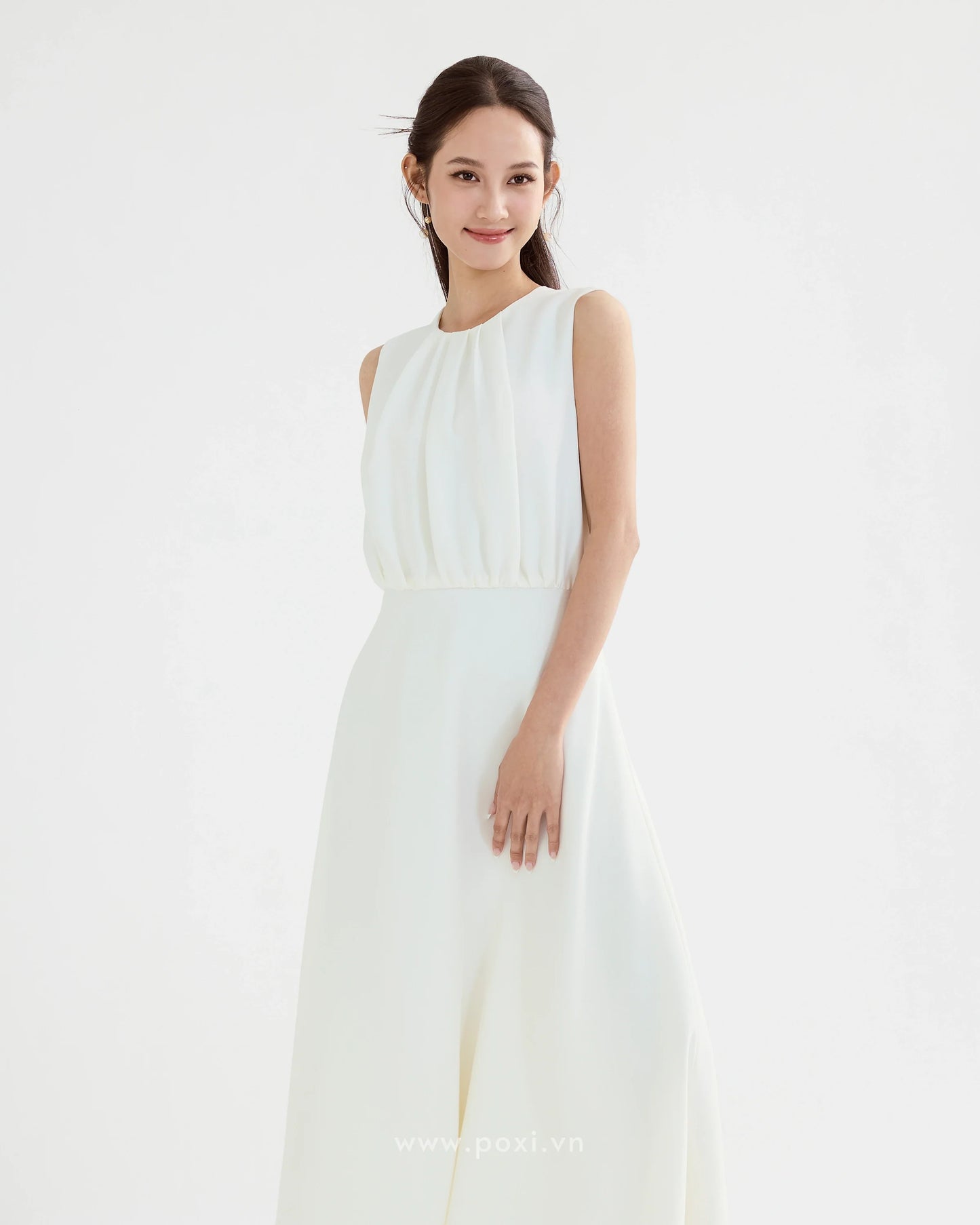 Đầm cổ tròn xếp ly và dáng váy Aline xòe nhẹ - D1957 Regular