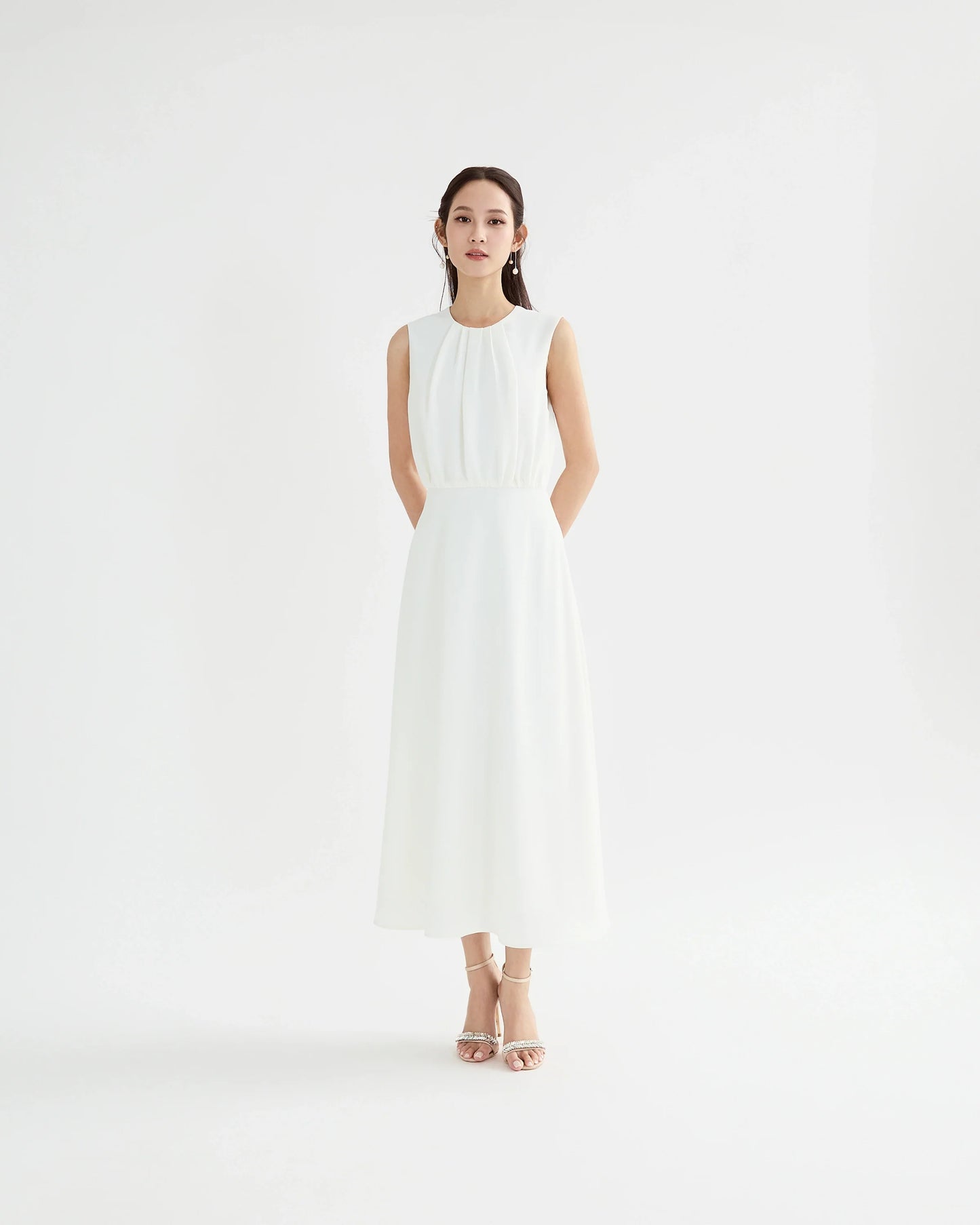 Đầm cổ tròn xếp ly và dáng váy Aline xòe nhẹ - D1957 Regular