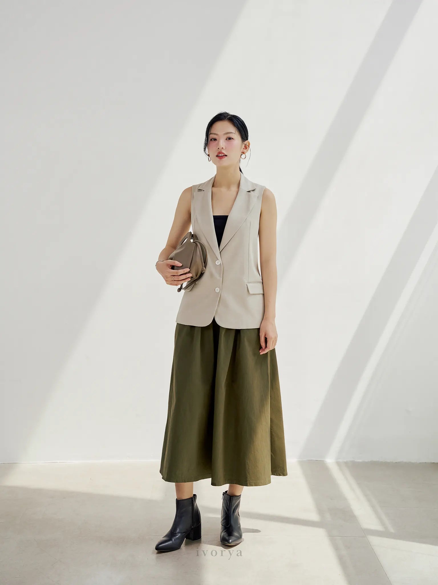 Áo blazer màu xám không tay - YB9847