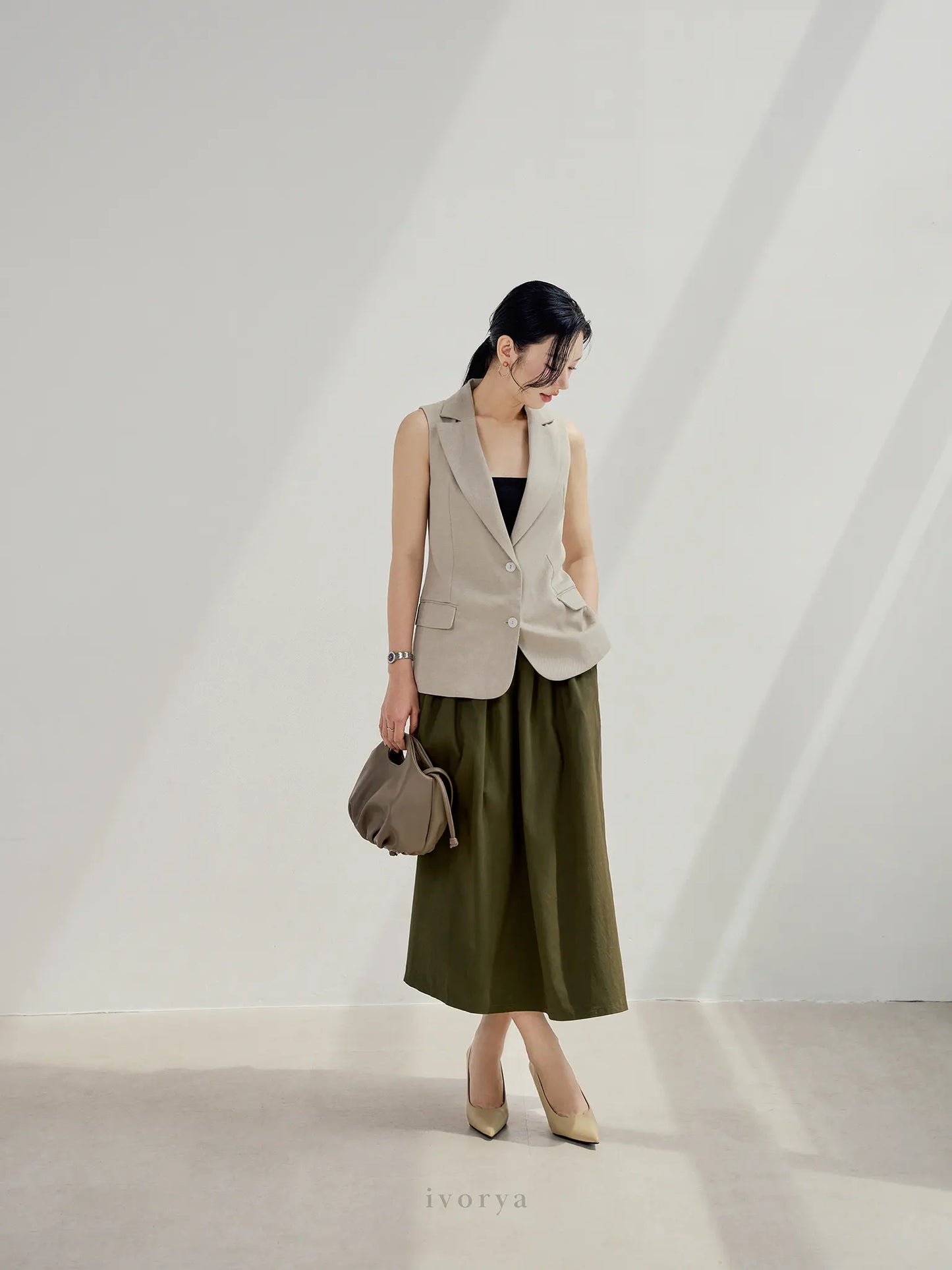 Áo blazer màu xám không tay - YB9847
