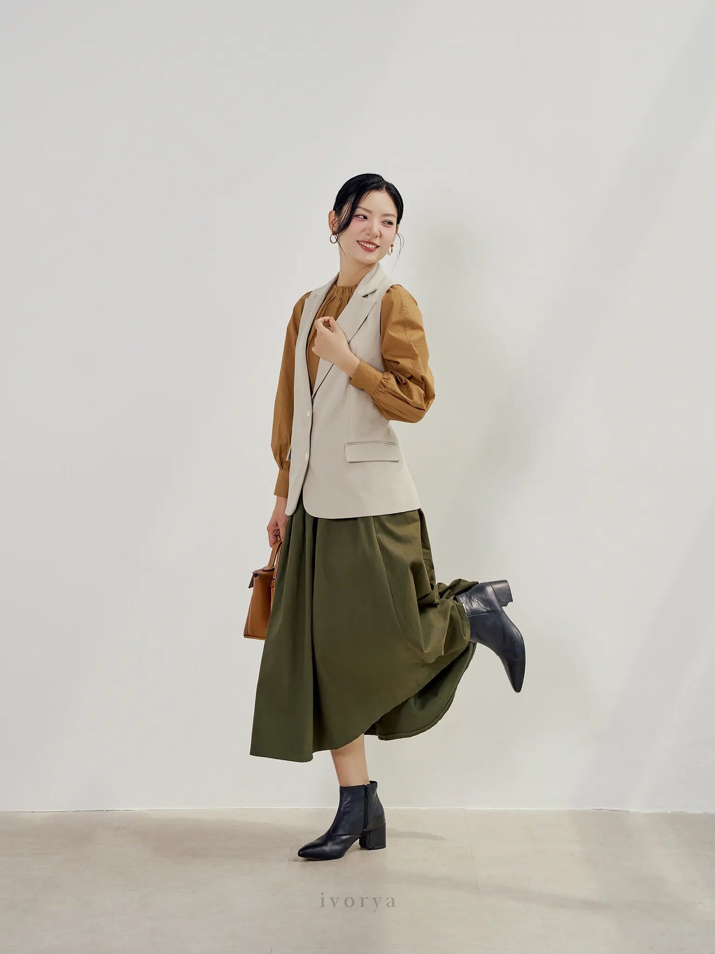 Áo blazer màu xám không tay - YB9847