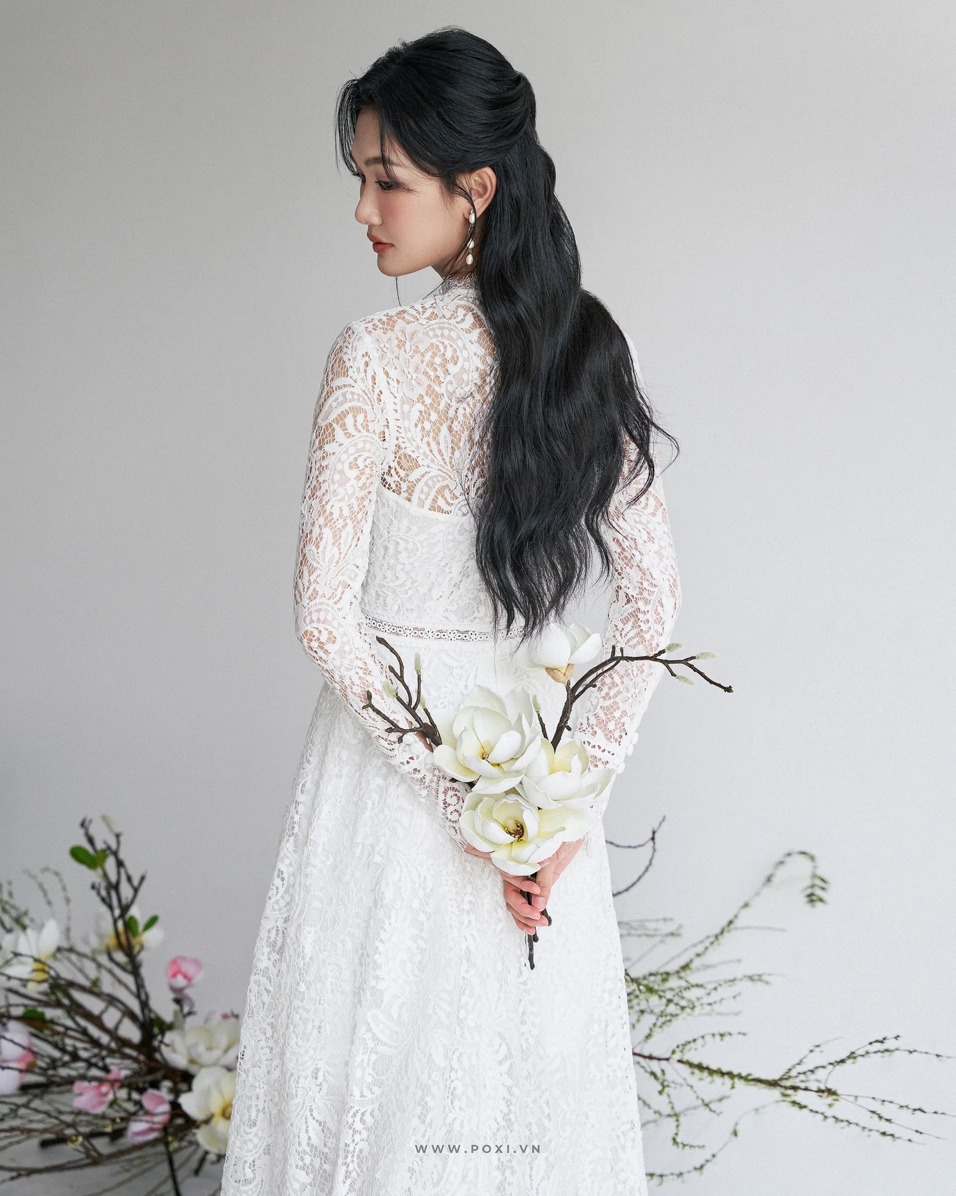 Đầm ren cổ tròn tay dài, dáng váy xòe - D750C Regular