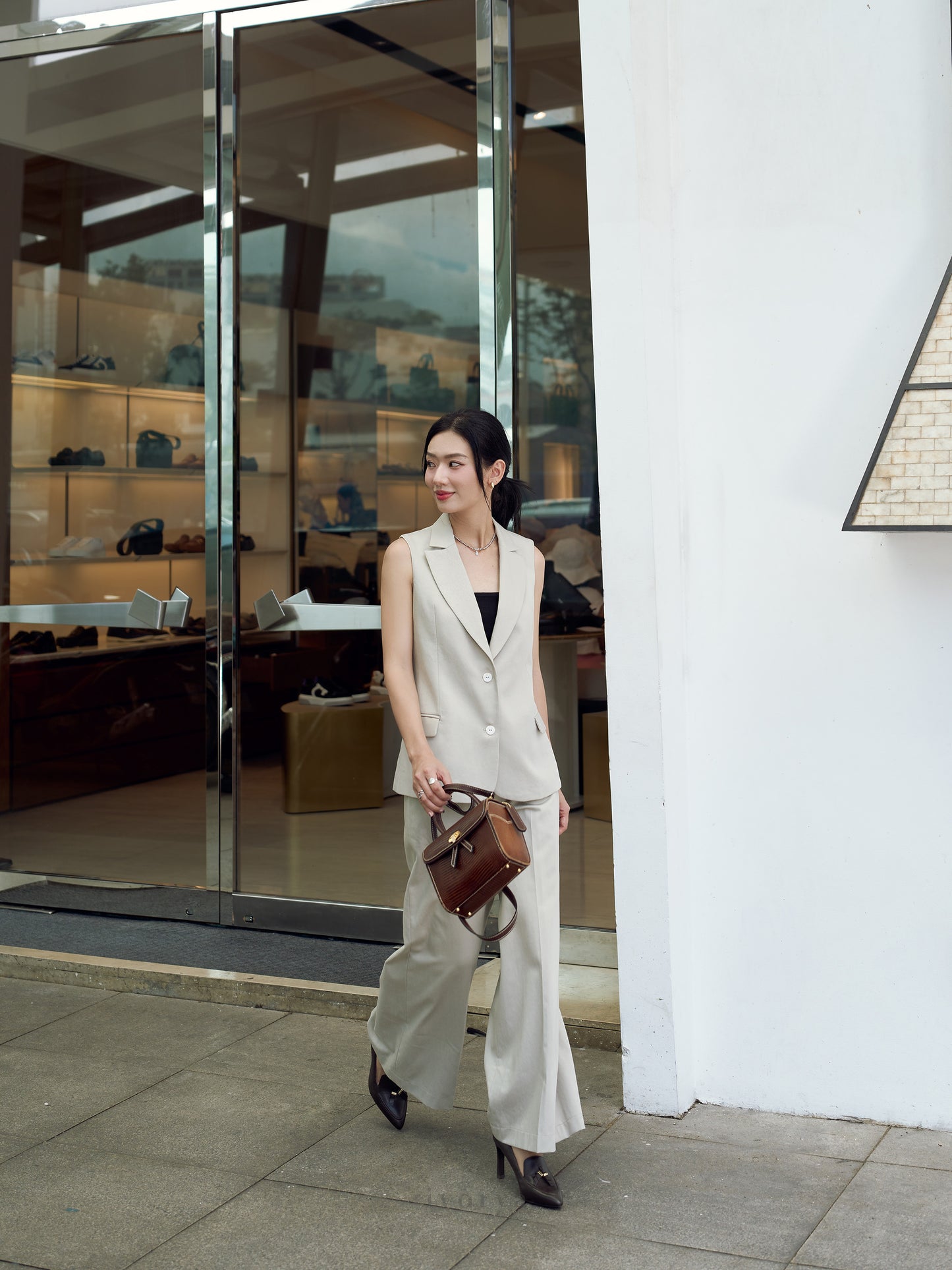 Áo blazer màu xám không tay - YB9847
