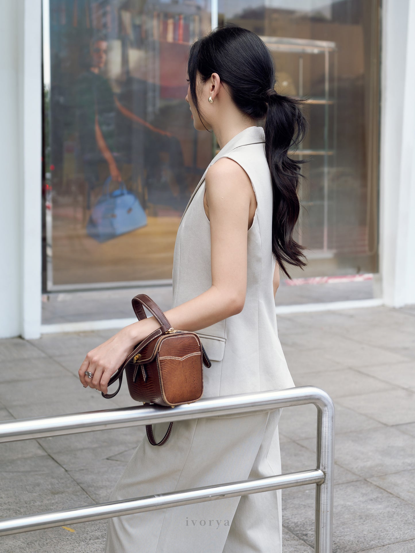 Áo blazer màu xám không tay - YB9847