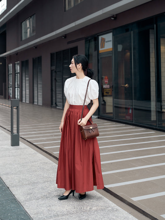 Áo nữ màu trắng, cổ tròn xếp ly và tay áo phồng - SH9932