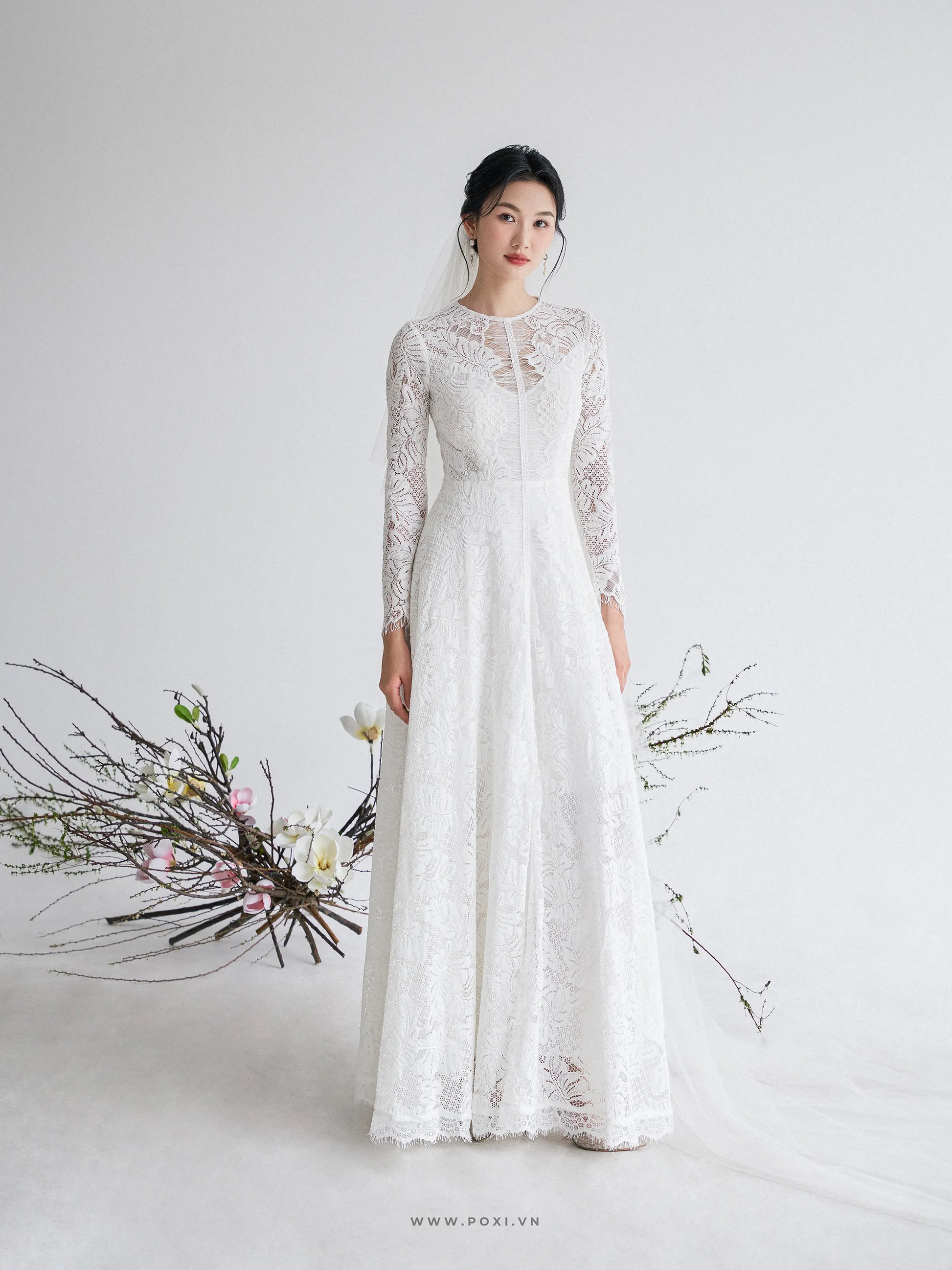 Đầm ren cổ tròn tay dài, dáng váy xòe - D1249 Regular