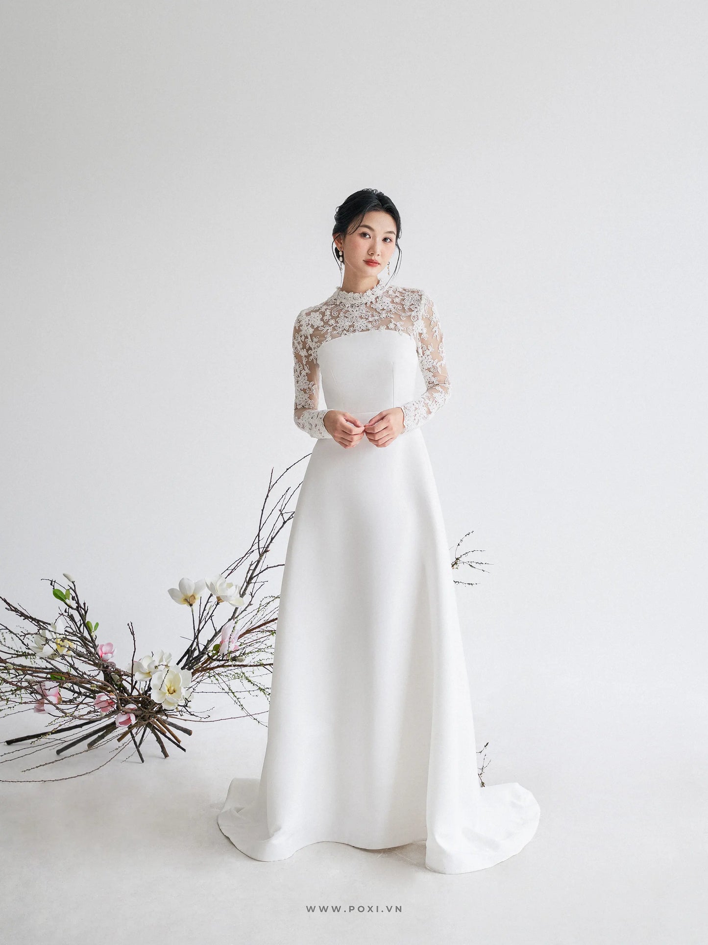 Đầm cổ cao form cúp ngực phối lưới ren thân trên và tay dài - D1871