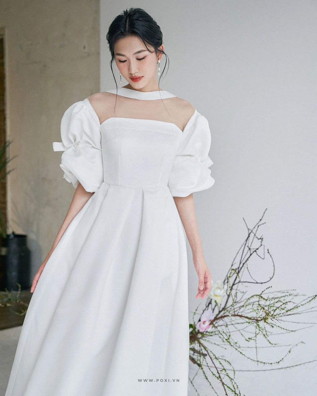 Made-to-order Modern off-the-shoulder wedding dress with impressive puff sleeve - D1834