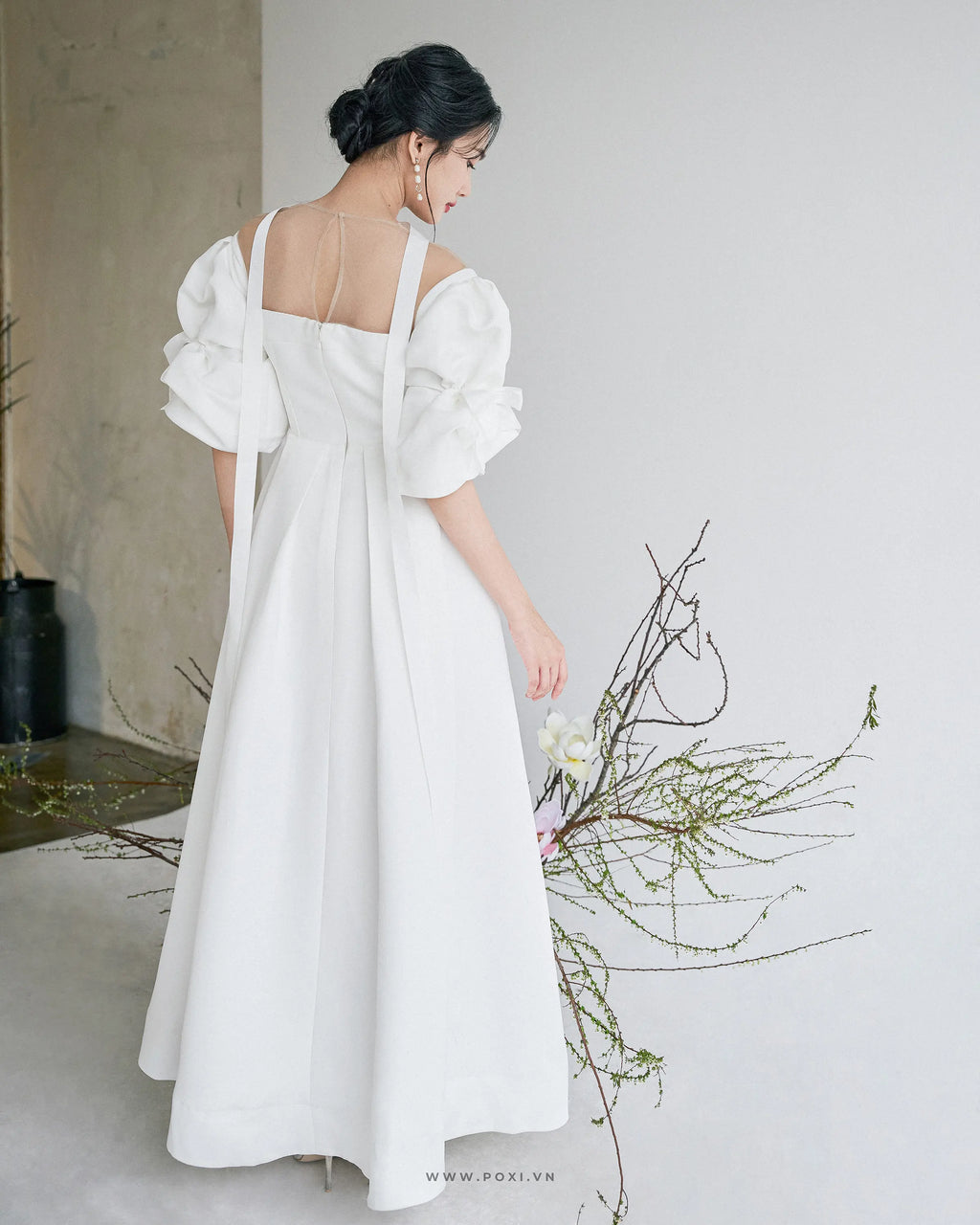 Made-to-order Modern off-the-shoulder wedding dress with impressive puff sleeve - D1834