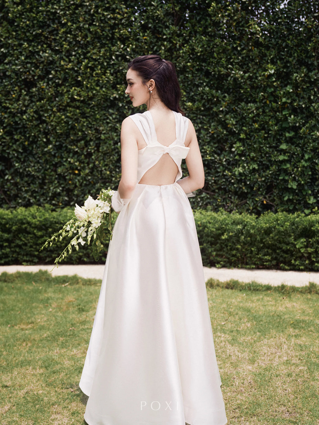Đầm cổ tròn không tay cut-out lưng sau - D1910 Regular