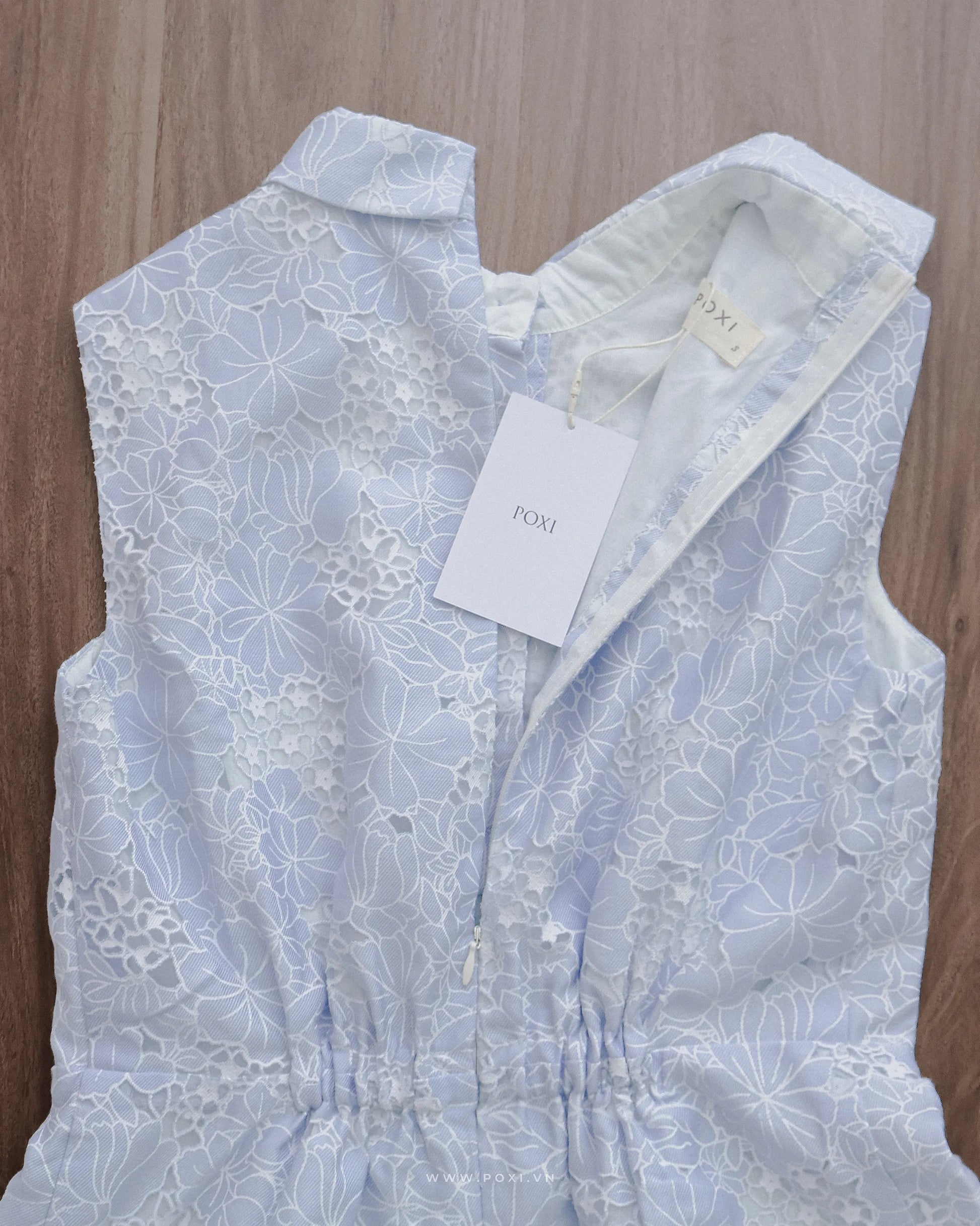 Youthful mini blue dress with collard neck and sleeveless - D1860B - POXI