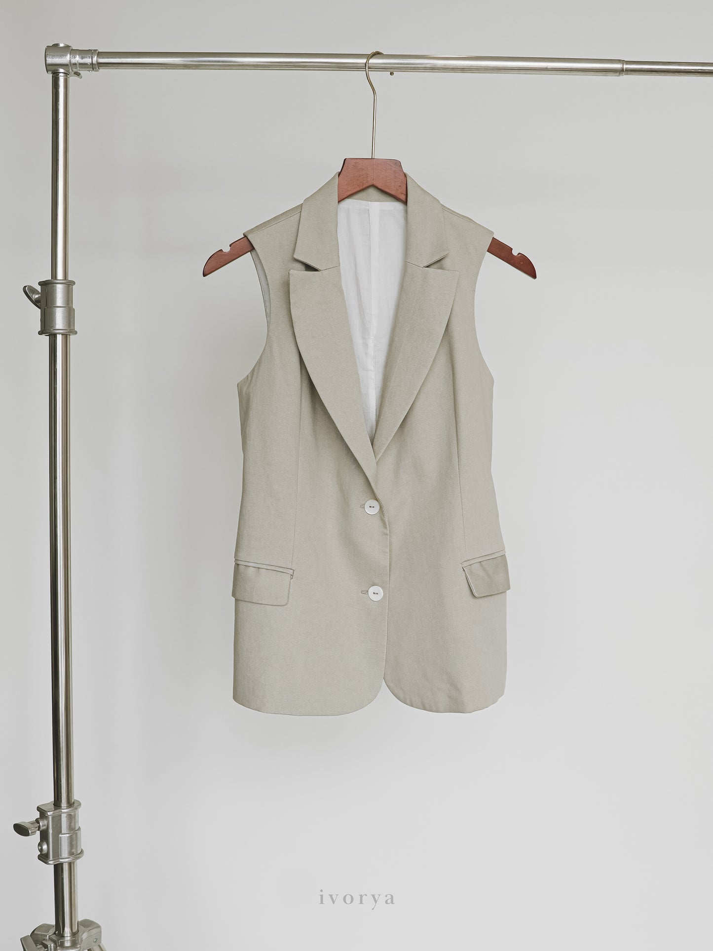 Áo blazer màu xám không tay - YB9847