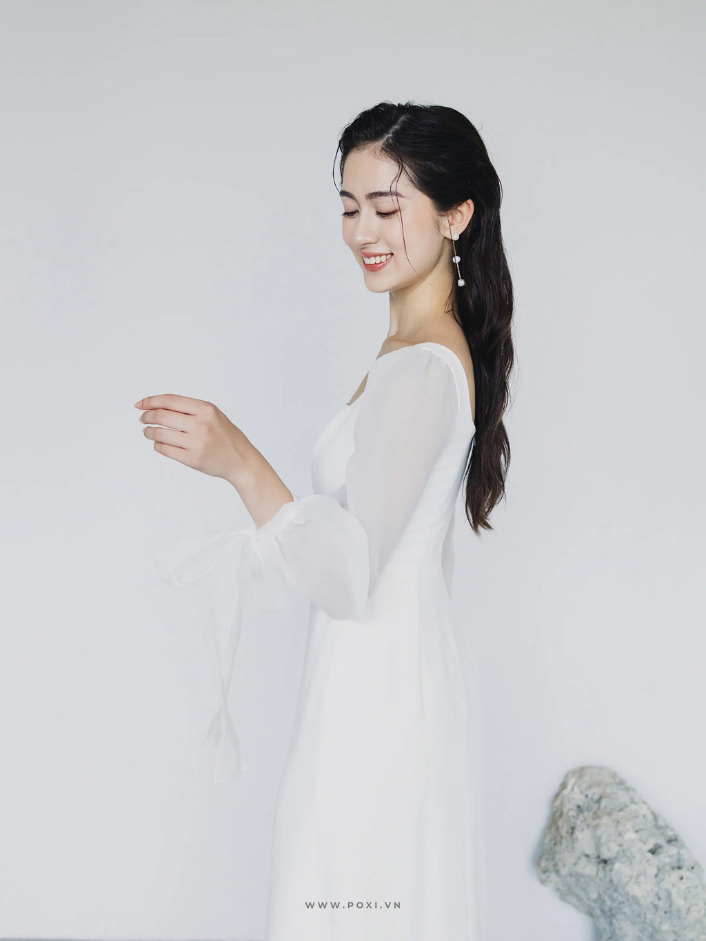 Đầm cổ vuông tay dài thắt nơ, dáng váy Aline xòe nhẹ - D1576 Regular