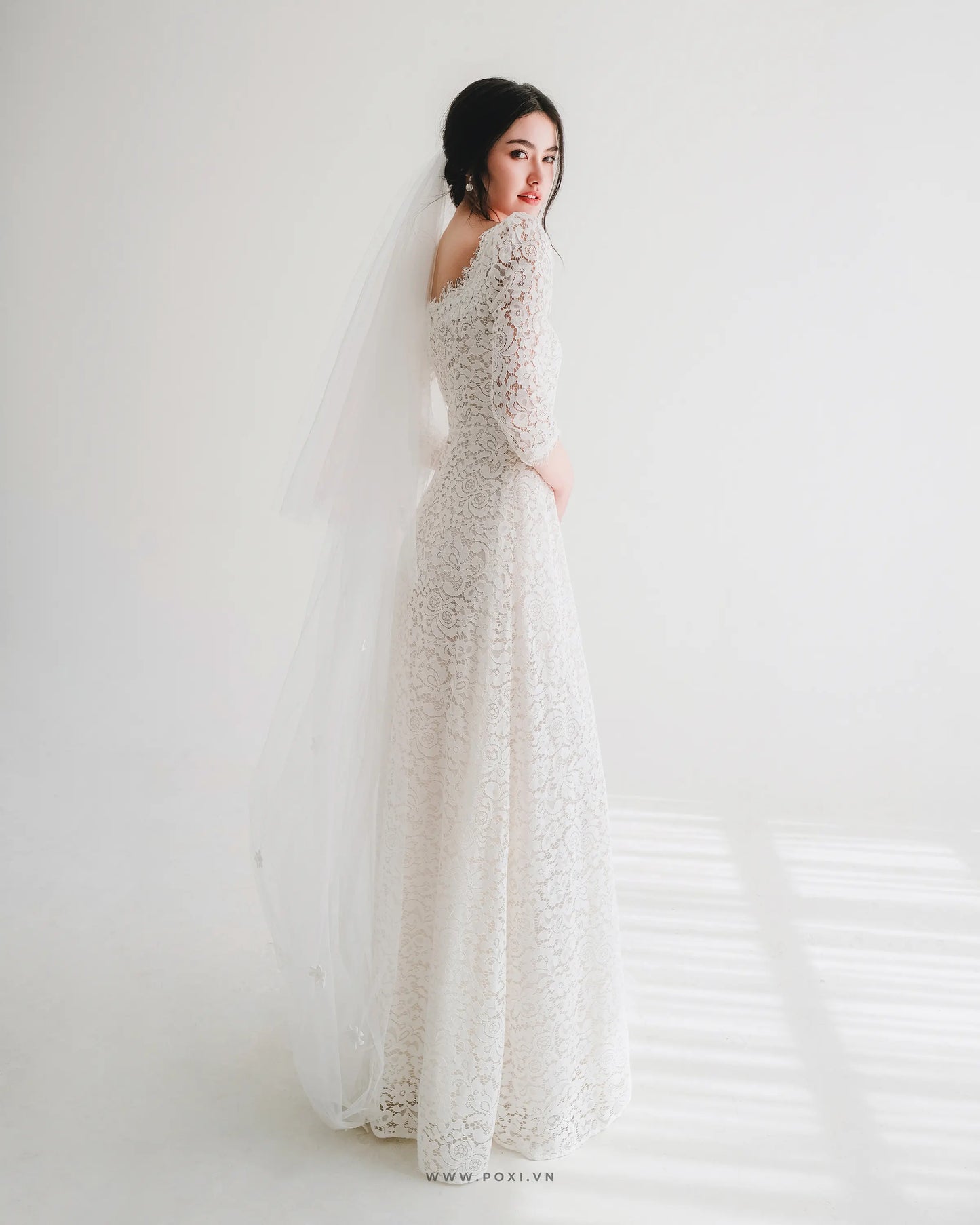 Đầm ren cổ vuông tay dài, váy A xòe nhẹ - D1691 Regular