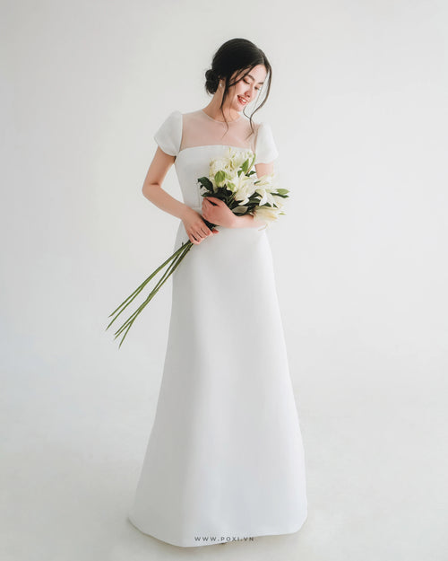 Minimalist wedding dress with the top combining tulle, petal sleeves and A-line skirt - D1870 Regular