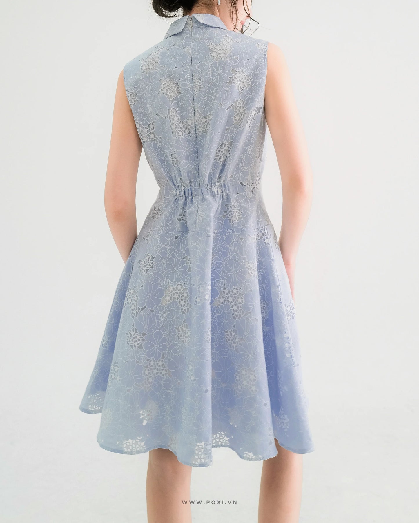 Youthful mini blue dress with collard neck and sleeveless - D1860B - POXI