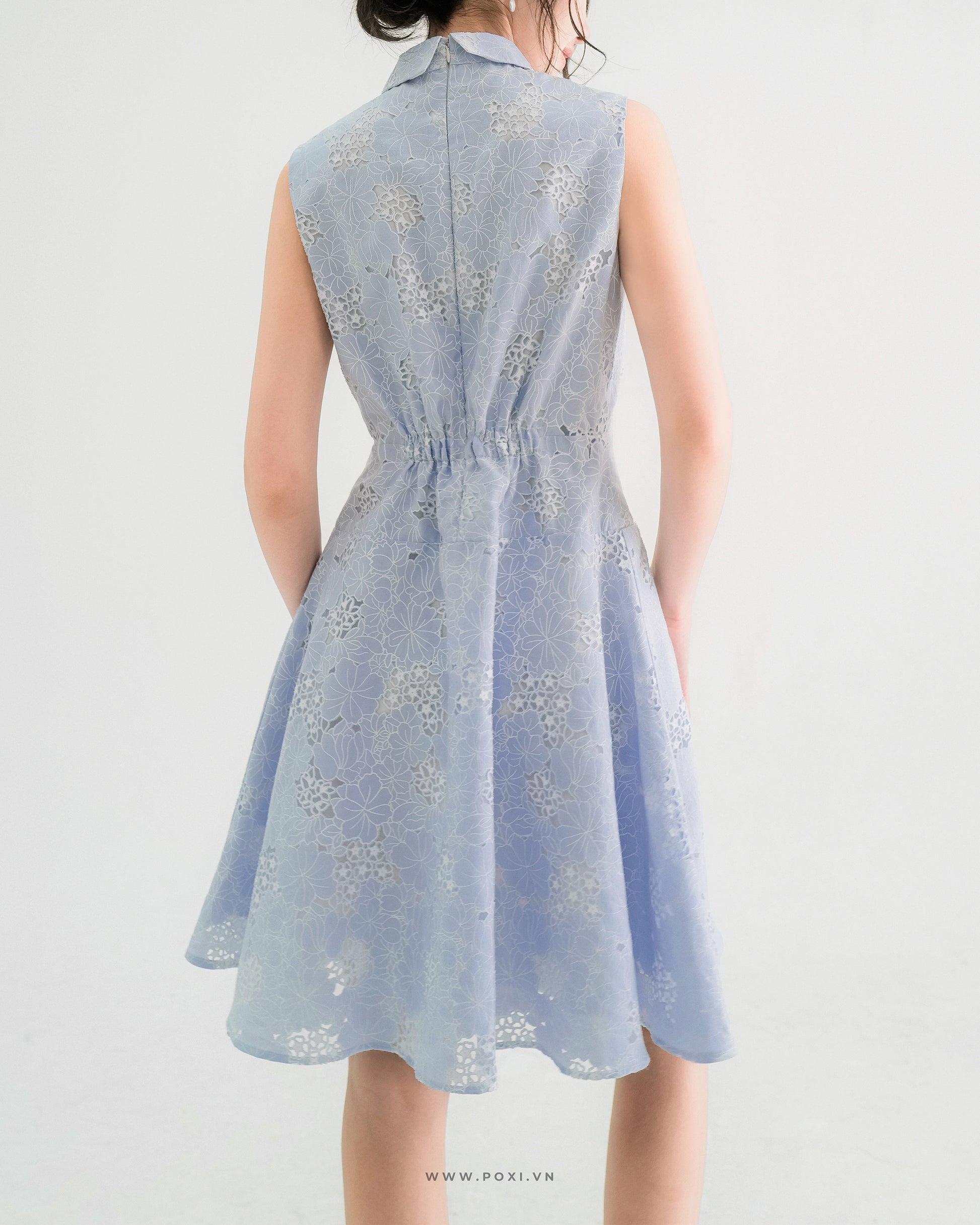 Youthful mini blue dress with collard neck and sleeveless - D1860B - POXI