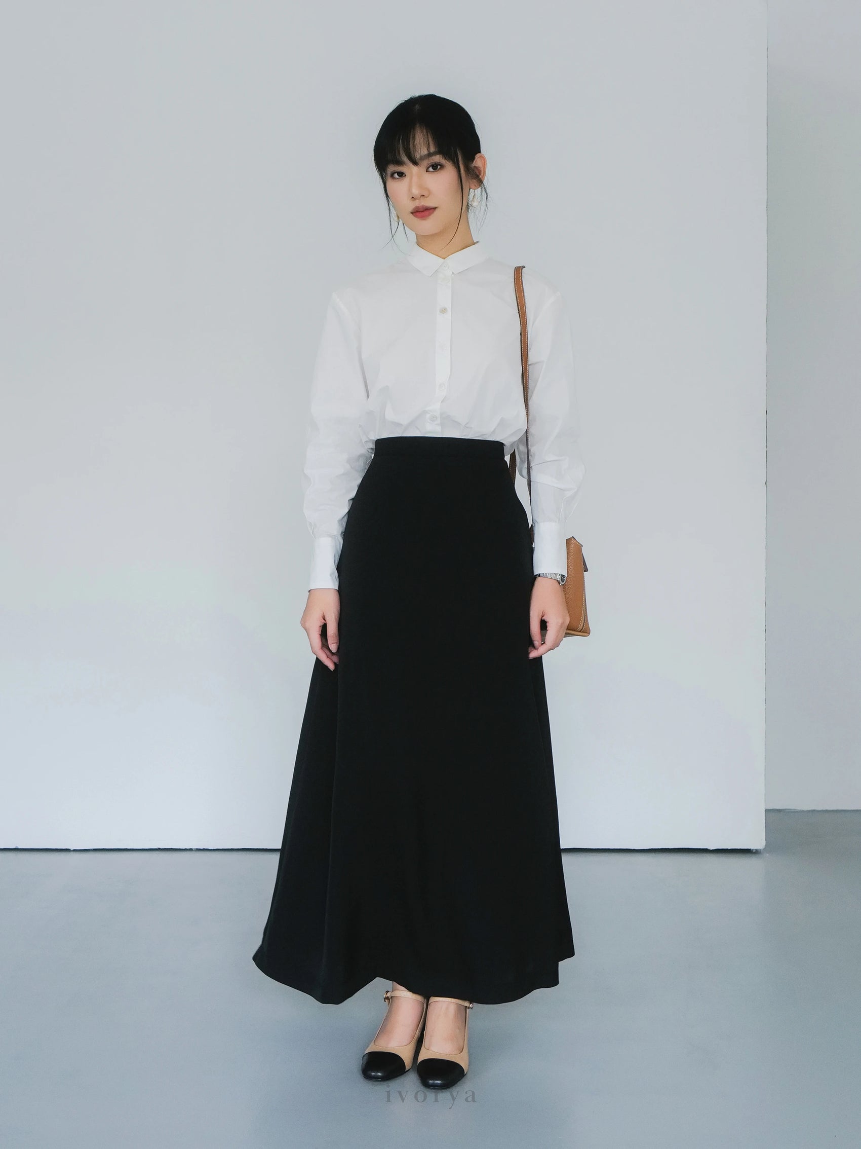 Chân váy chữ A satin màu đen - SK9978