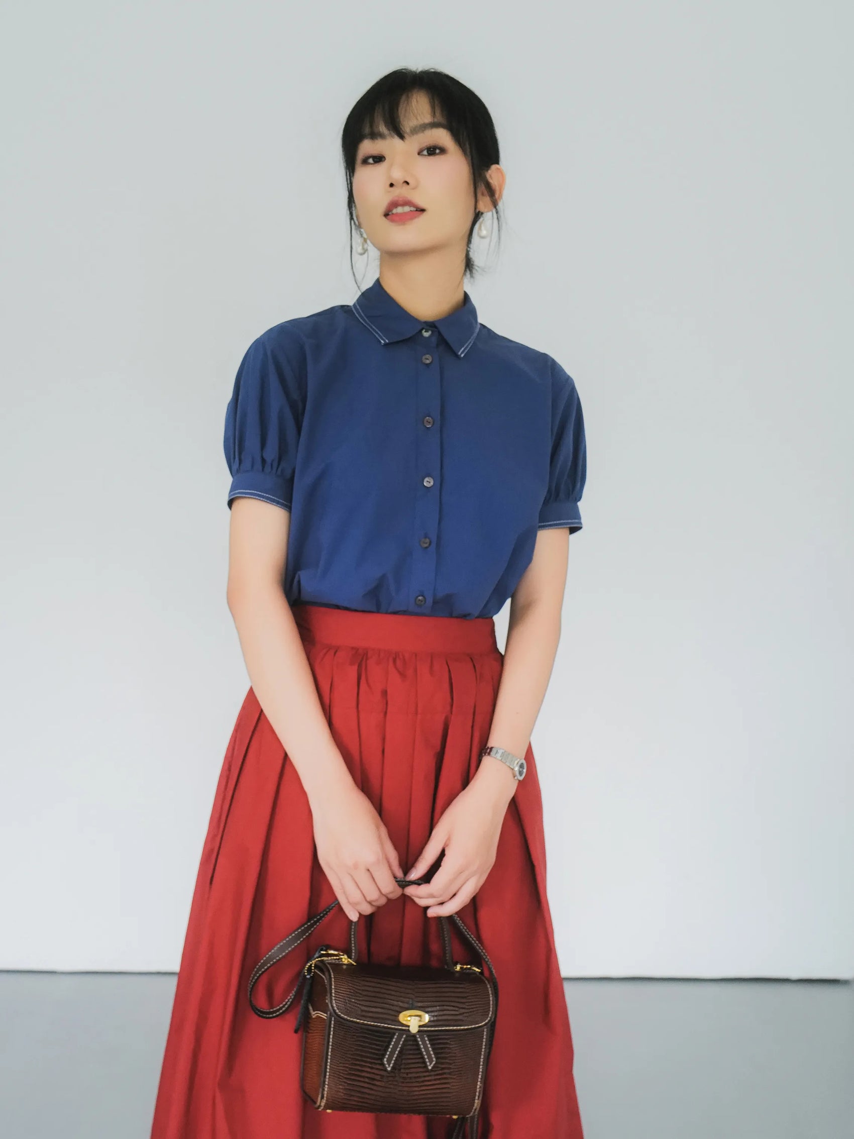 Áo sơ mi xanh lá cổ nhọn và tay ngắn - SH9961