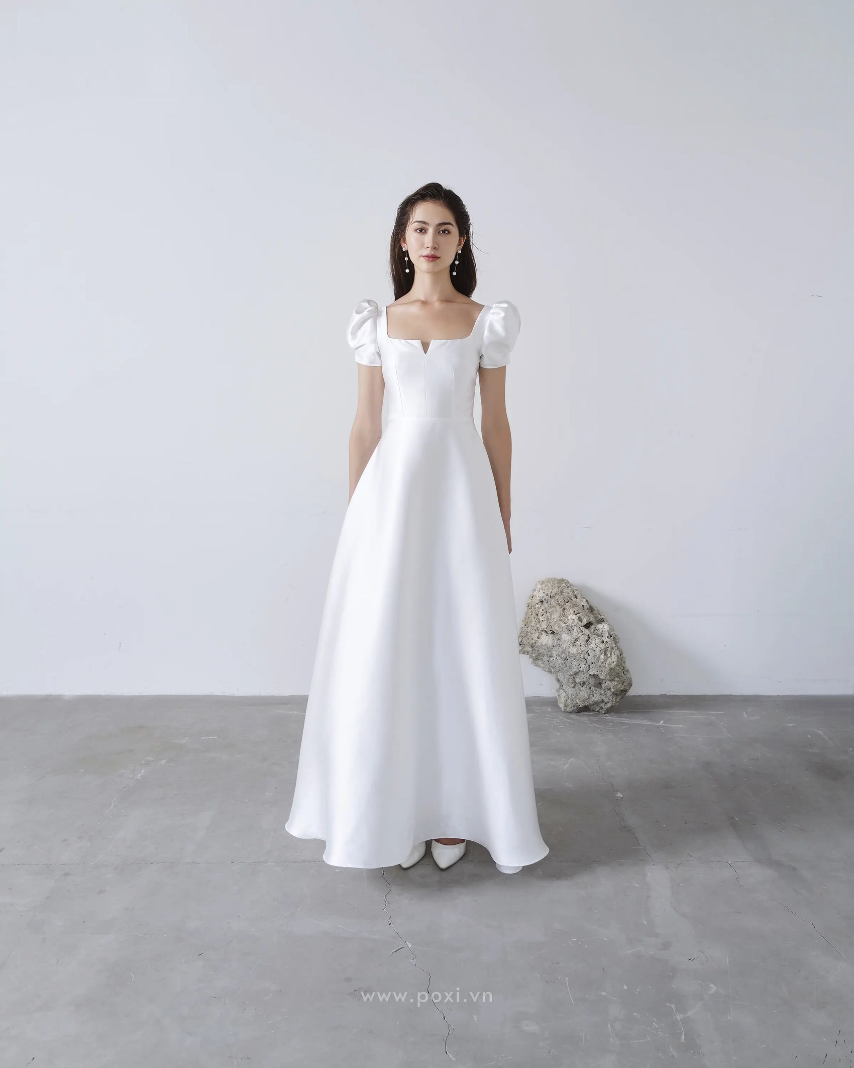 Đầm cổ vuông tay phồng, dáng váy Aline xòe nhẹ - D1920