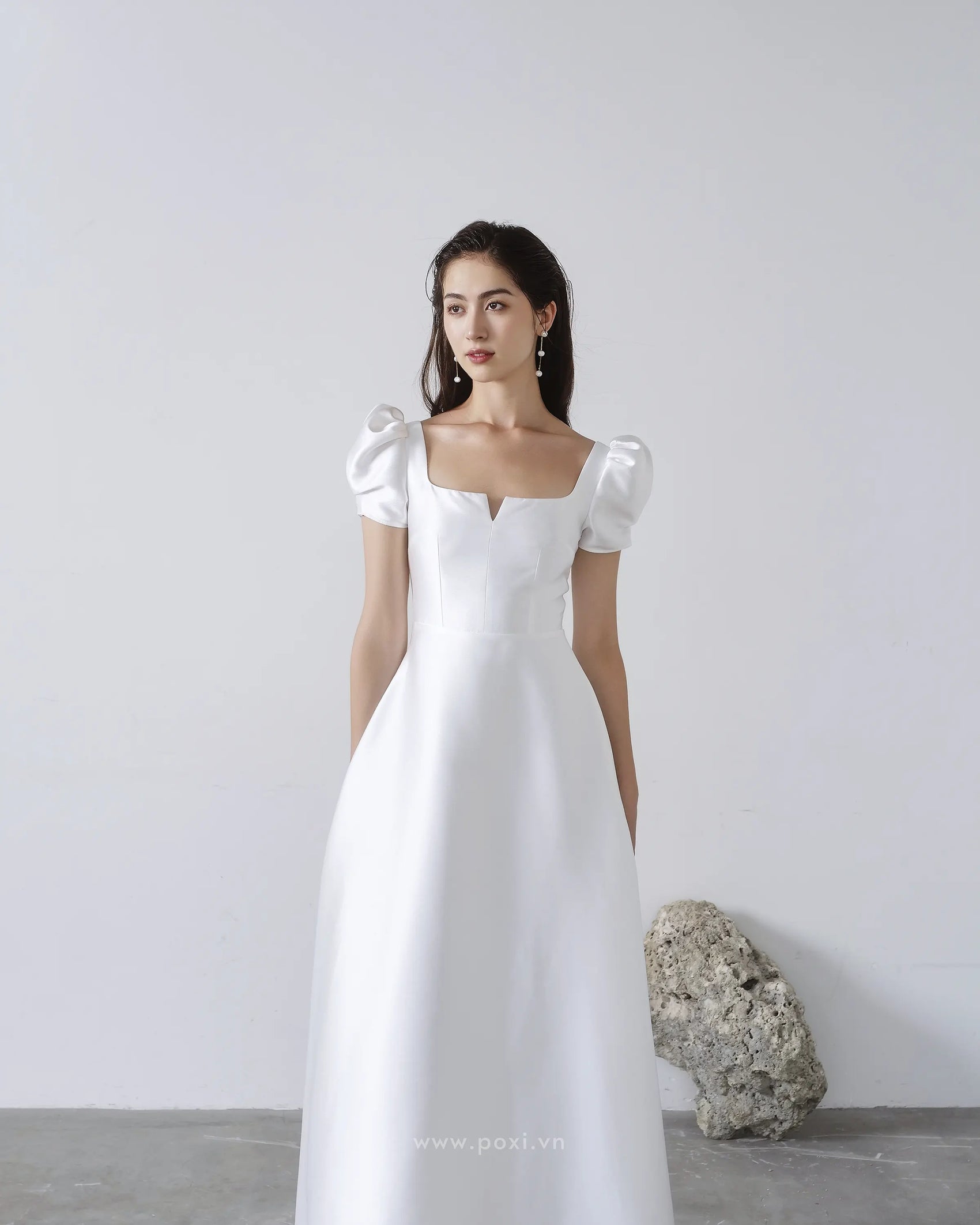 Đầm cổ vuông tay phồng, dáng váy Aline xòe nhẹ - D1920