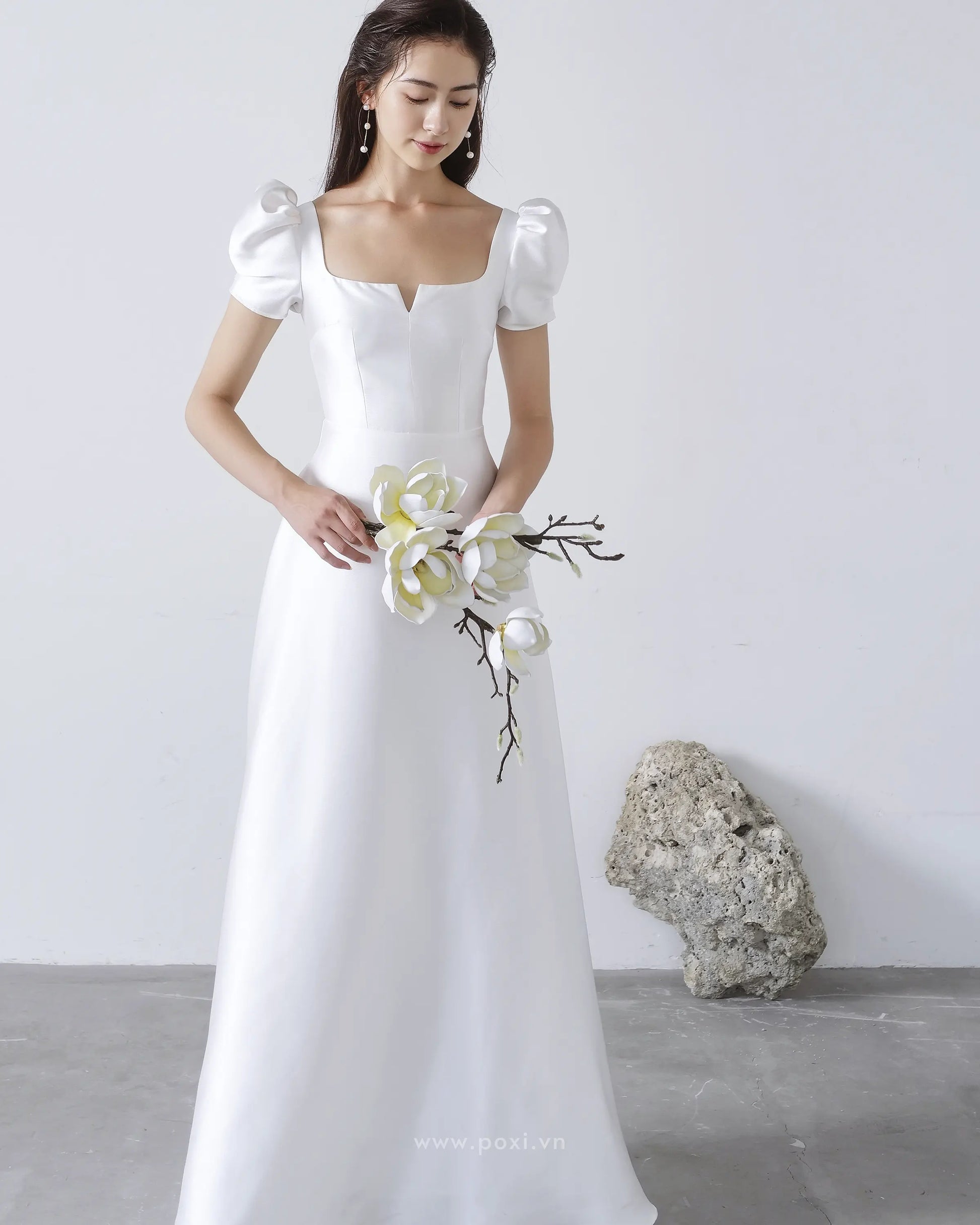 Đầm cổ vuông tay phồng, dáng váy Aline xòe nhẹ - D1920 Regular