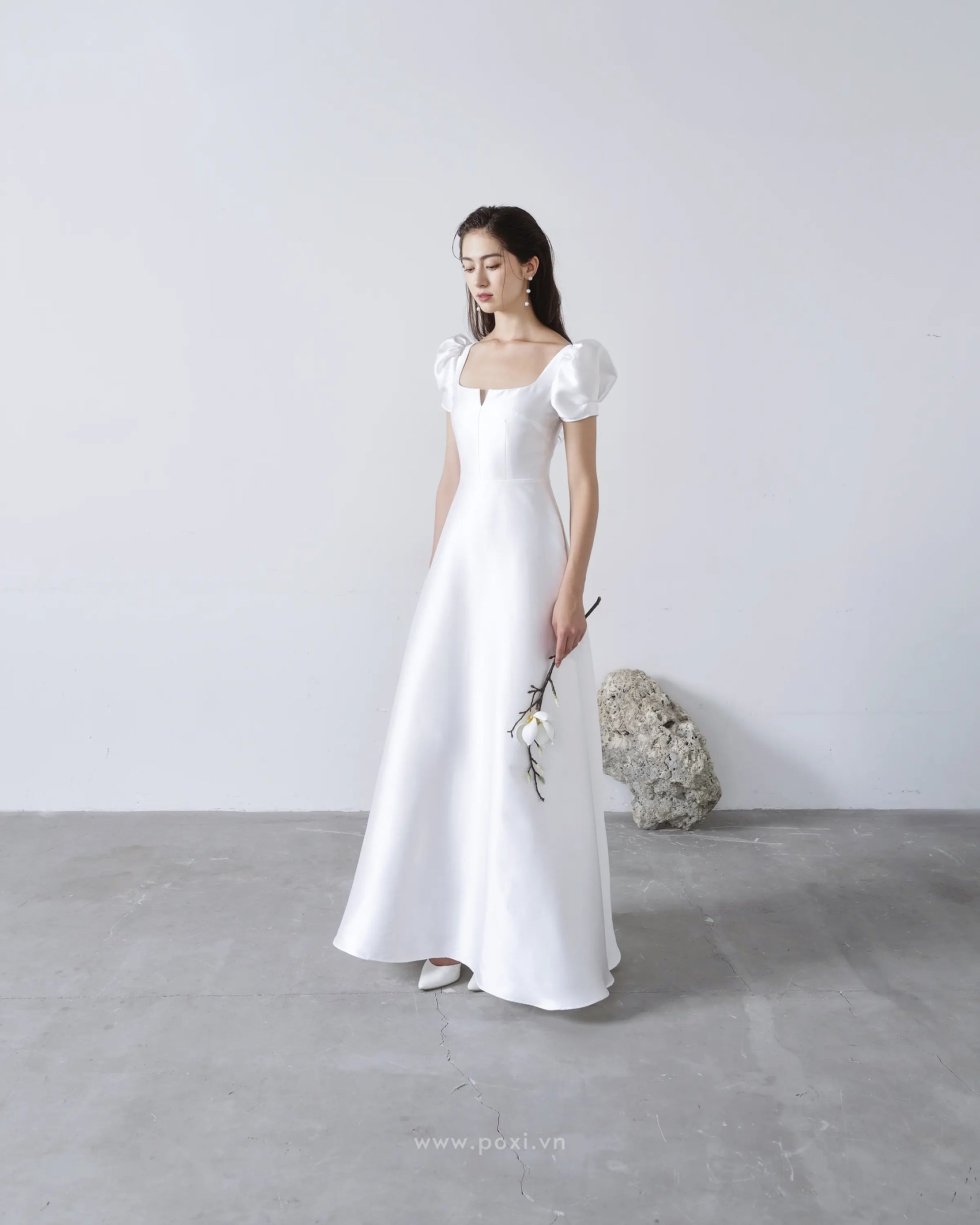 Đầm cổ vuông tay phồng, dáng váy Aline xòe nhẹ - D1920