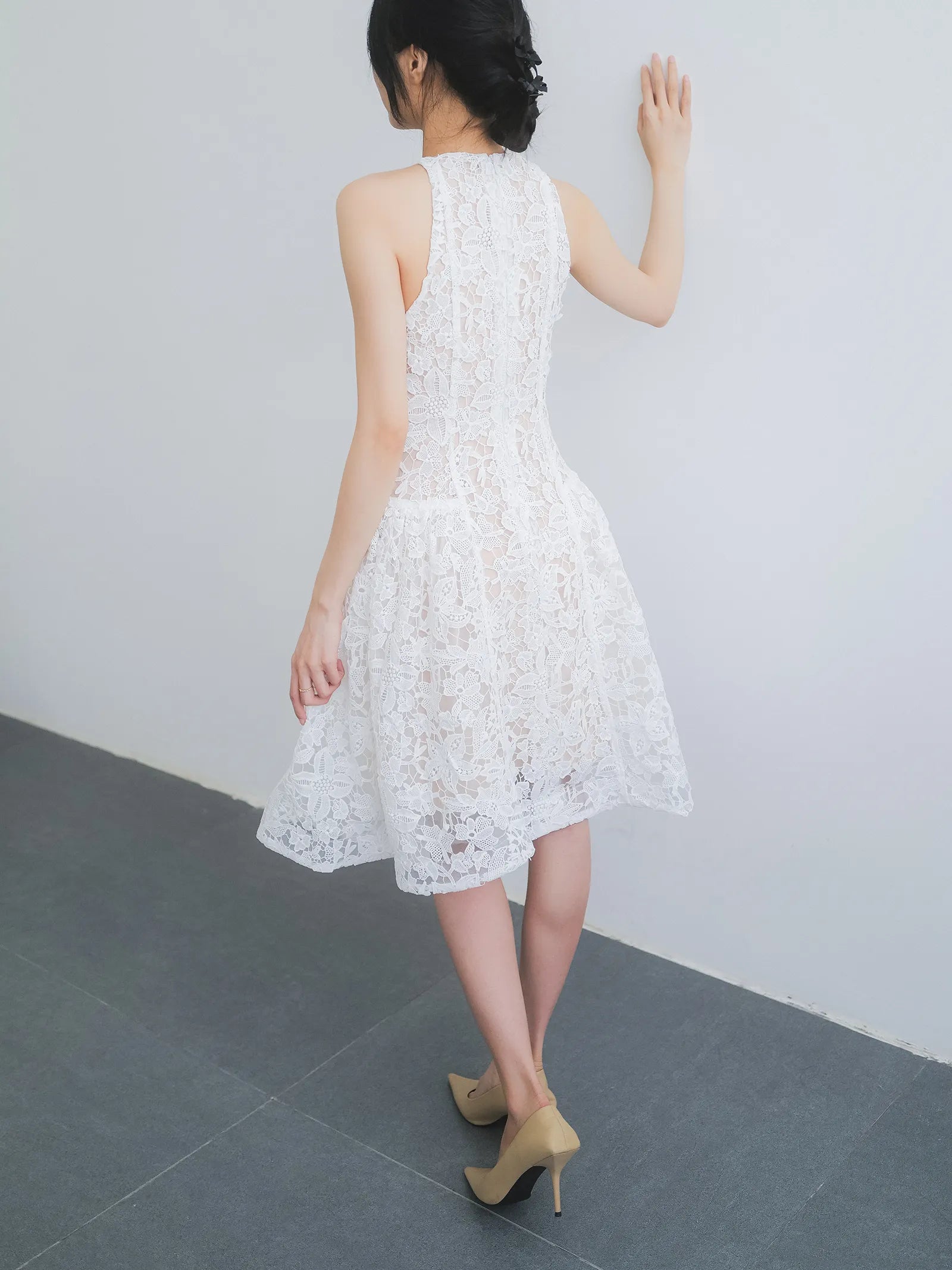 Đầm ren không tay, dáng váy xòe - D2060B