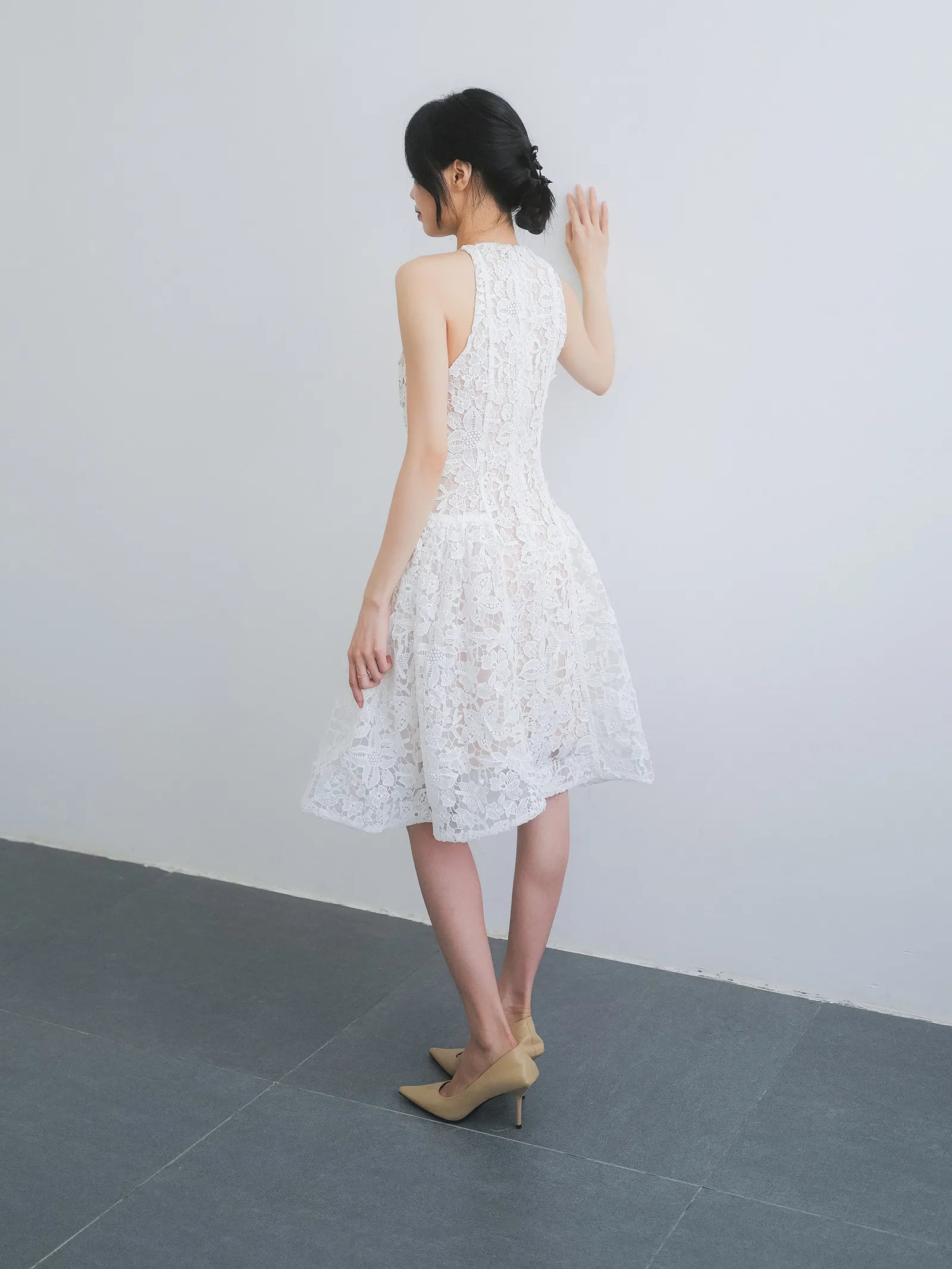 Đầm ren không tay, dáng váy xòe - D2060B