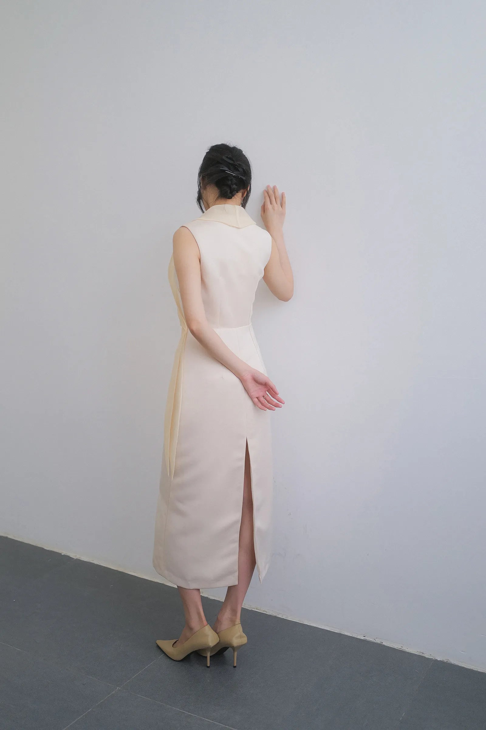 Đầm cổ V không tay phối vạt bèo to bản - D2038C