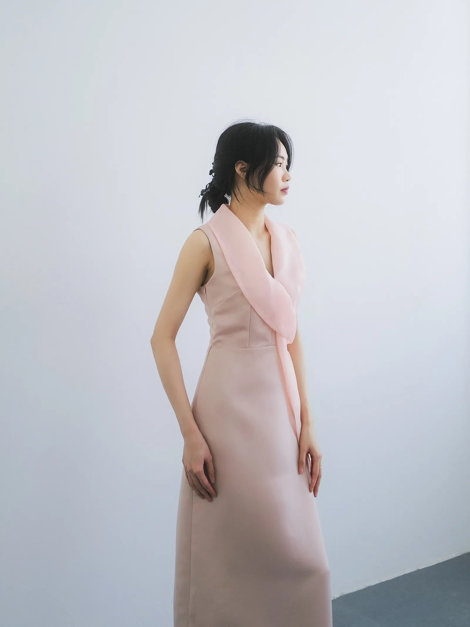 Đầm cổ V không tay phối vạt bèo to bản - D2038D