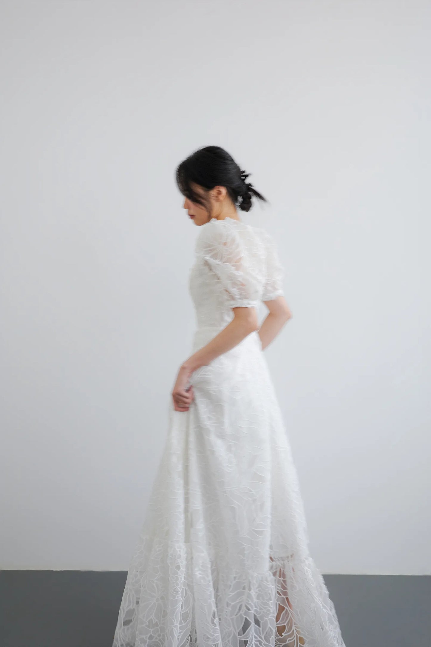 Đầm ren xòe cổ U tay phồng - D2076