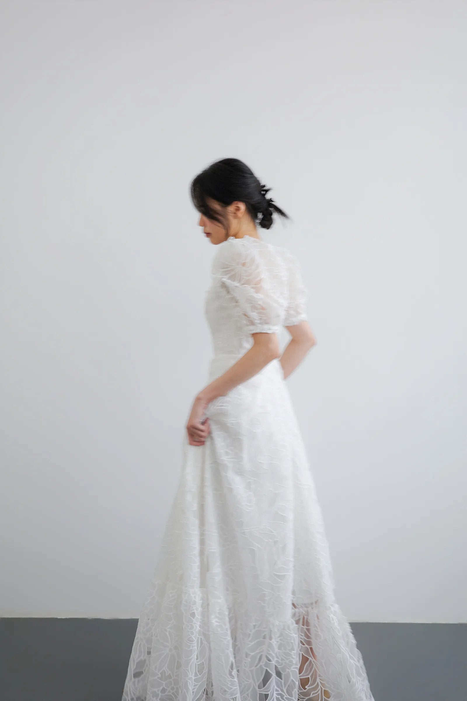 Đầm ren xòe cổ U tay phồng - D2076
