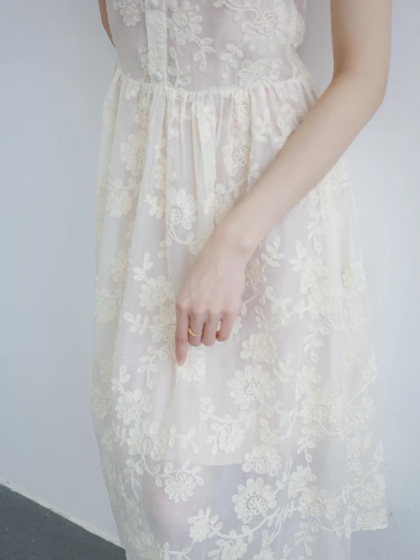 Đầm midi cổ sen không tay, eo váy nhún nhẹ - YD9808B