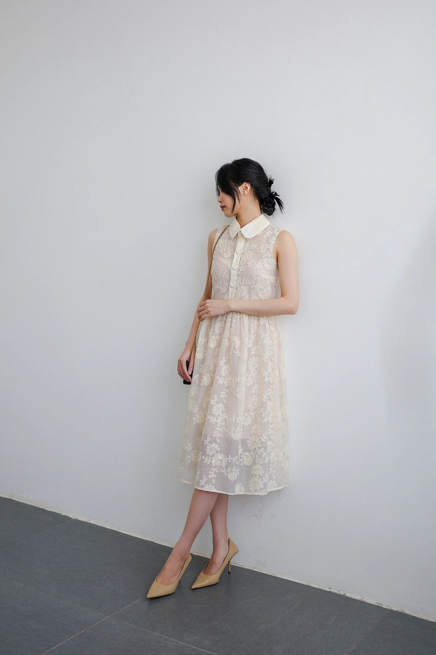 Đầm midi cổ sen không tay, eo váy nhún nhẹ - YD9808B