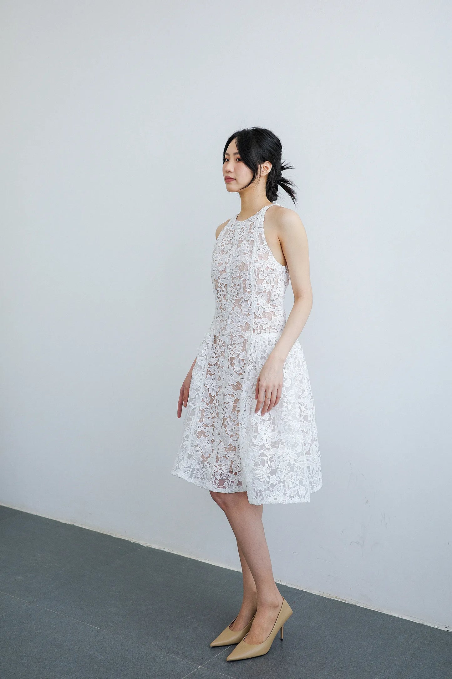 Đầm ren không tay, dáng váy xòe - D2060B