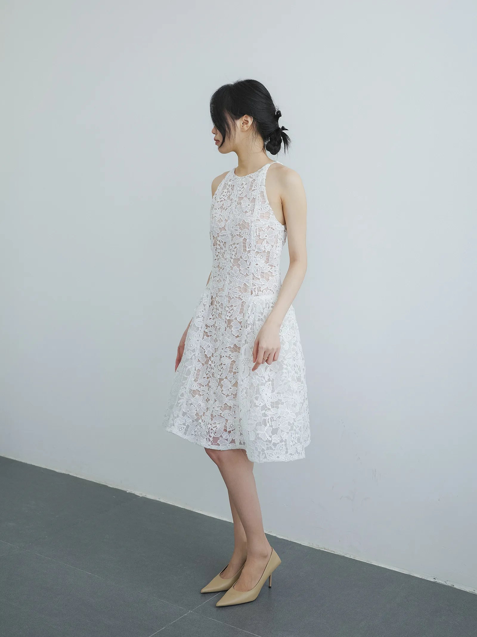 Đầm ren không tay, dáng váy xòe - D2060B