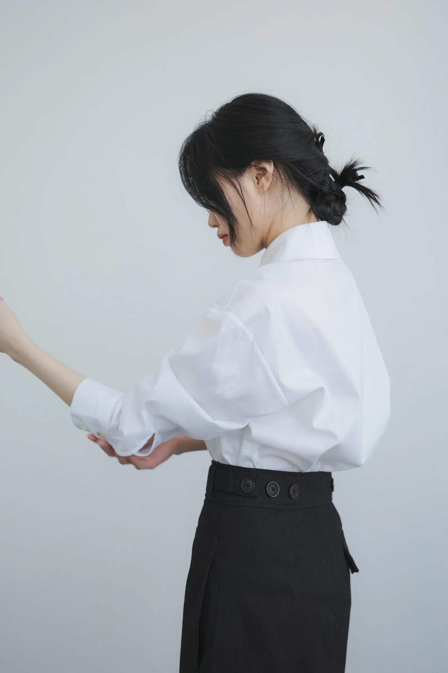 Áo sơ mi lá cổ nhọn tay dài - SH9812B