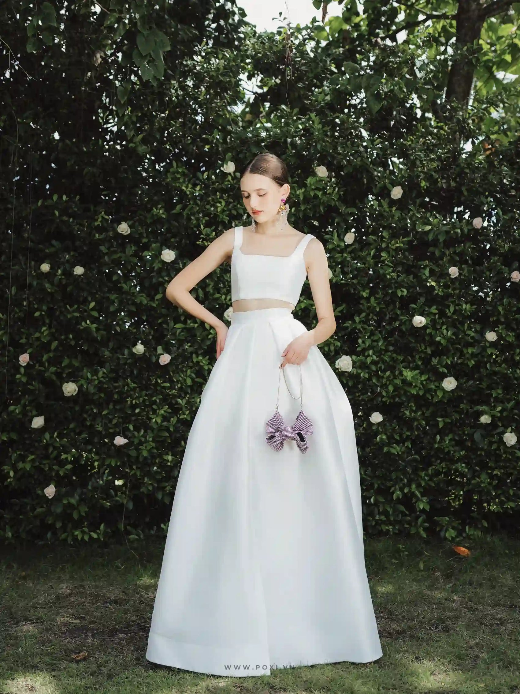 Impressive wedding dress with a crop top and long skirt - S1768 - POXI