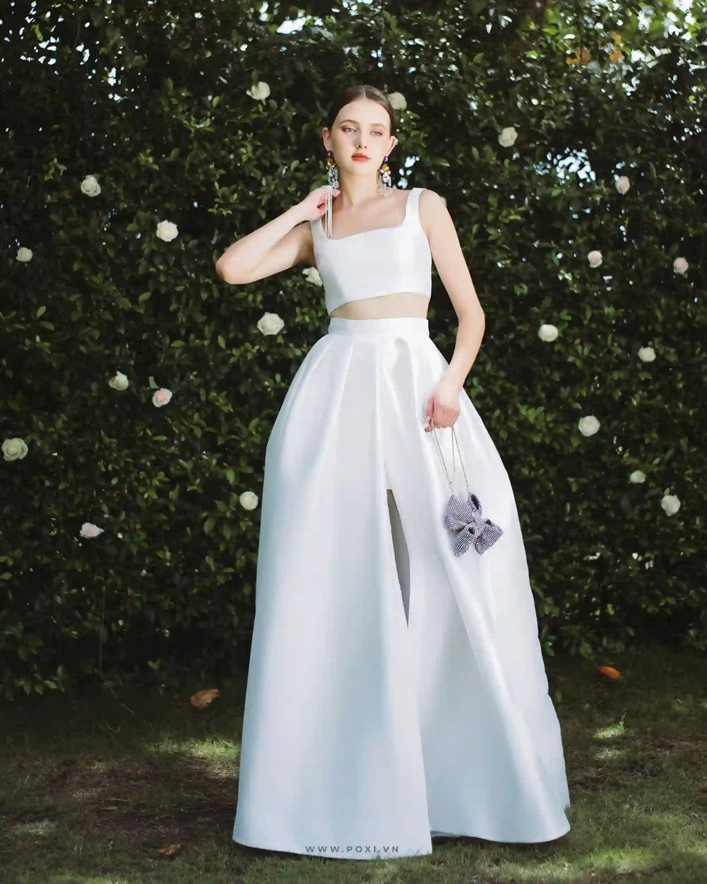 Impressive wedding dress with a crop top and long skirt - S1768 - POXI