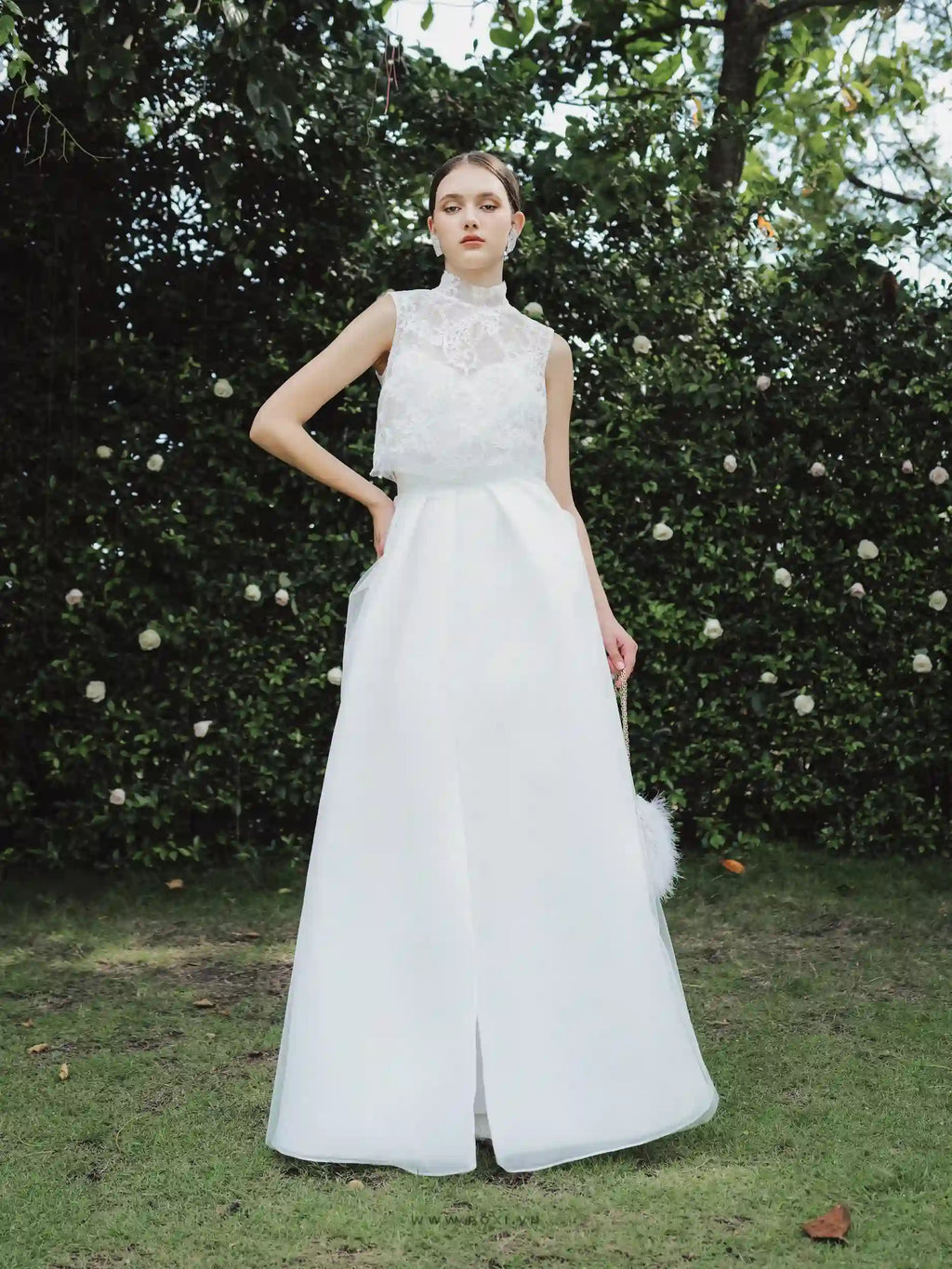 Impressive wedding dress "2 in 1" with a sleeveless crop top and long skirt - S1789 - POXI