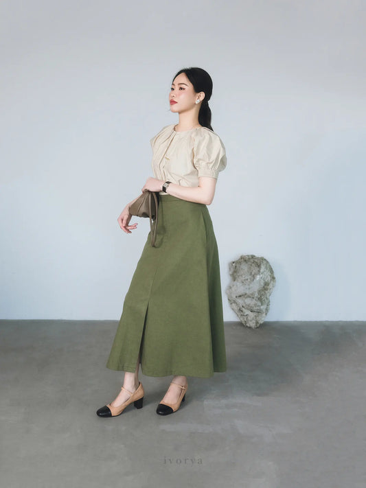 Áo kiểu nữ màu be, cổ tròn xếp ly và tay áo phồng có chun co giãn - SH9989B